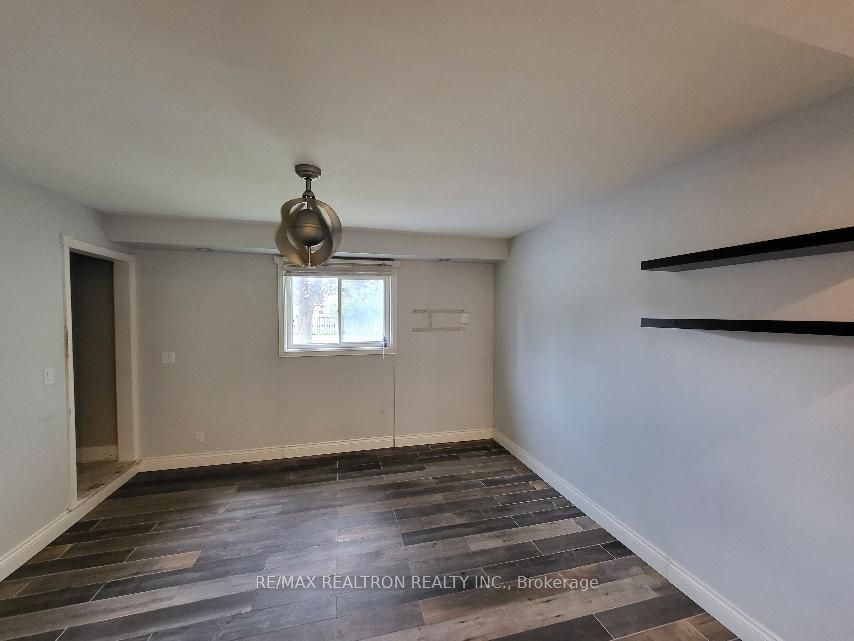 256 Dunlop Street W Property Photo 6