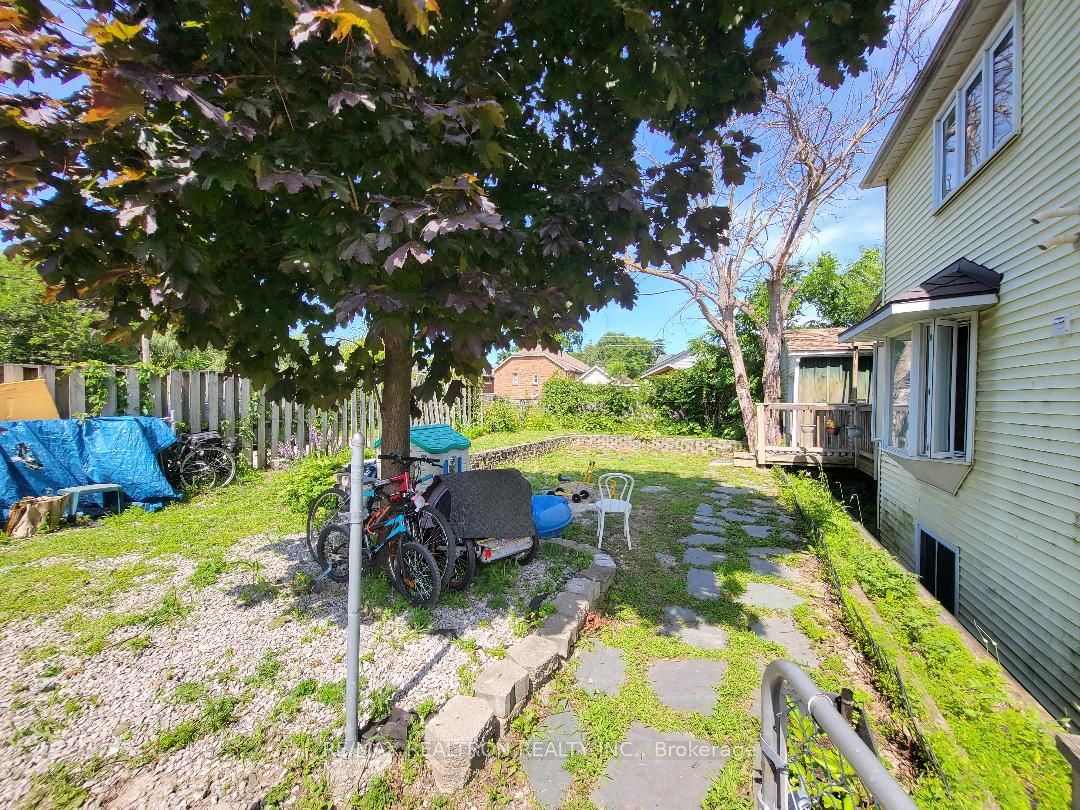 256 Dunlop Street W Property Photo 19