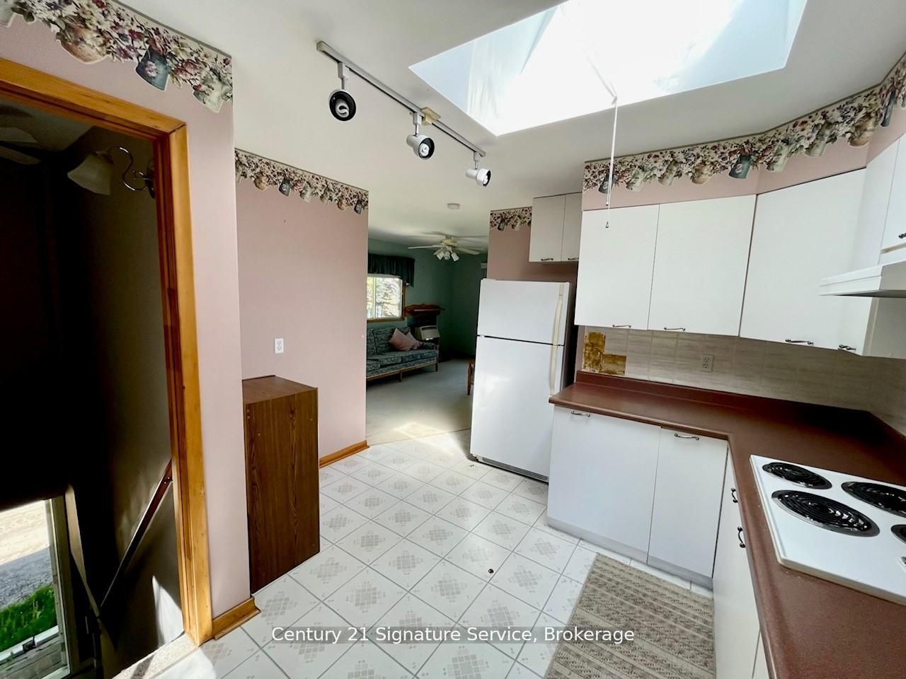 264 Robins Point Road Property Photo 14