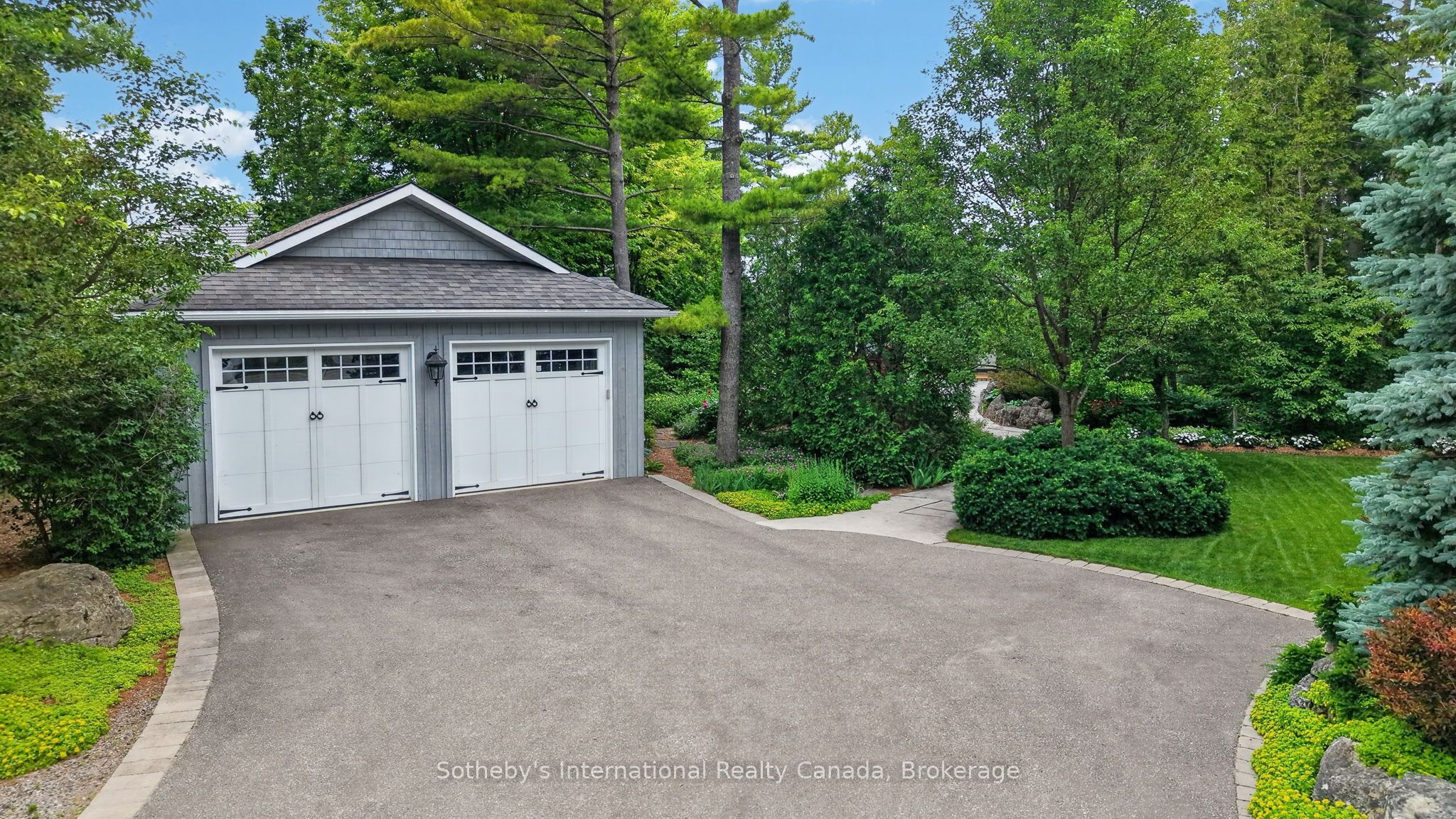 1036 River Road E Property Photo 4