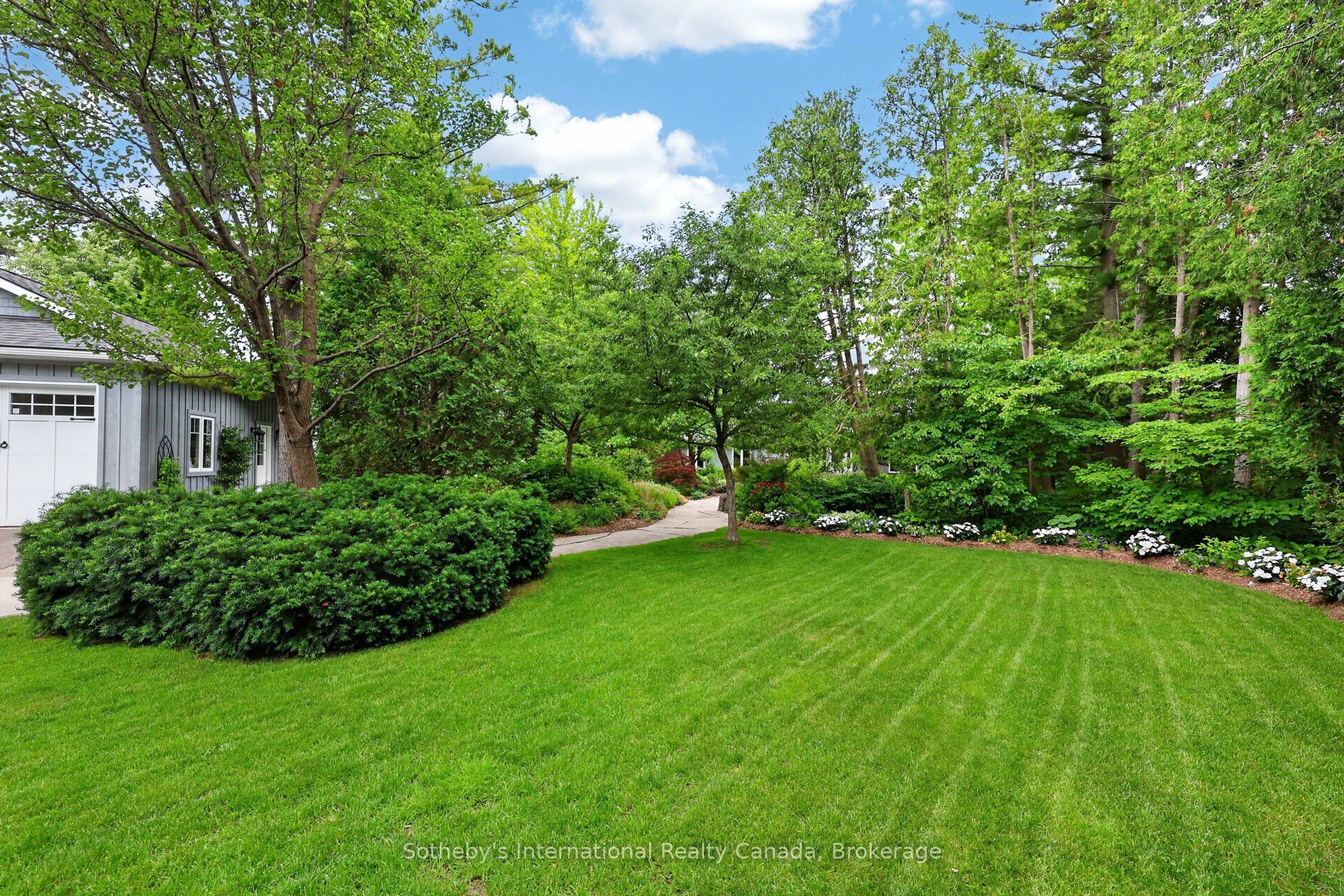 1036 River Road E Property Photo 5
