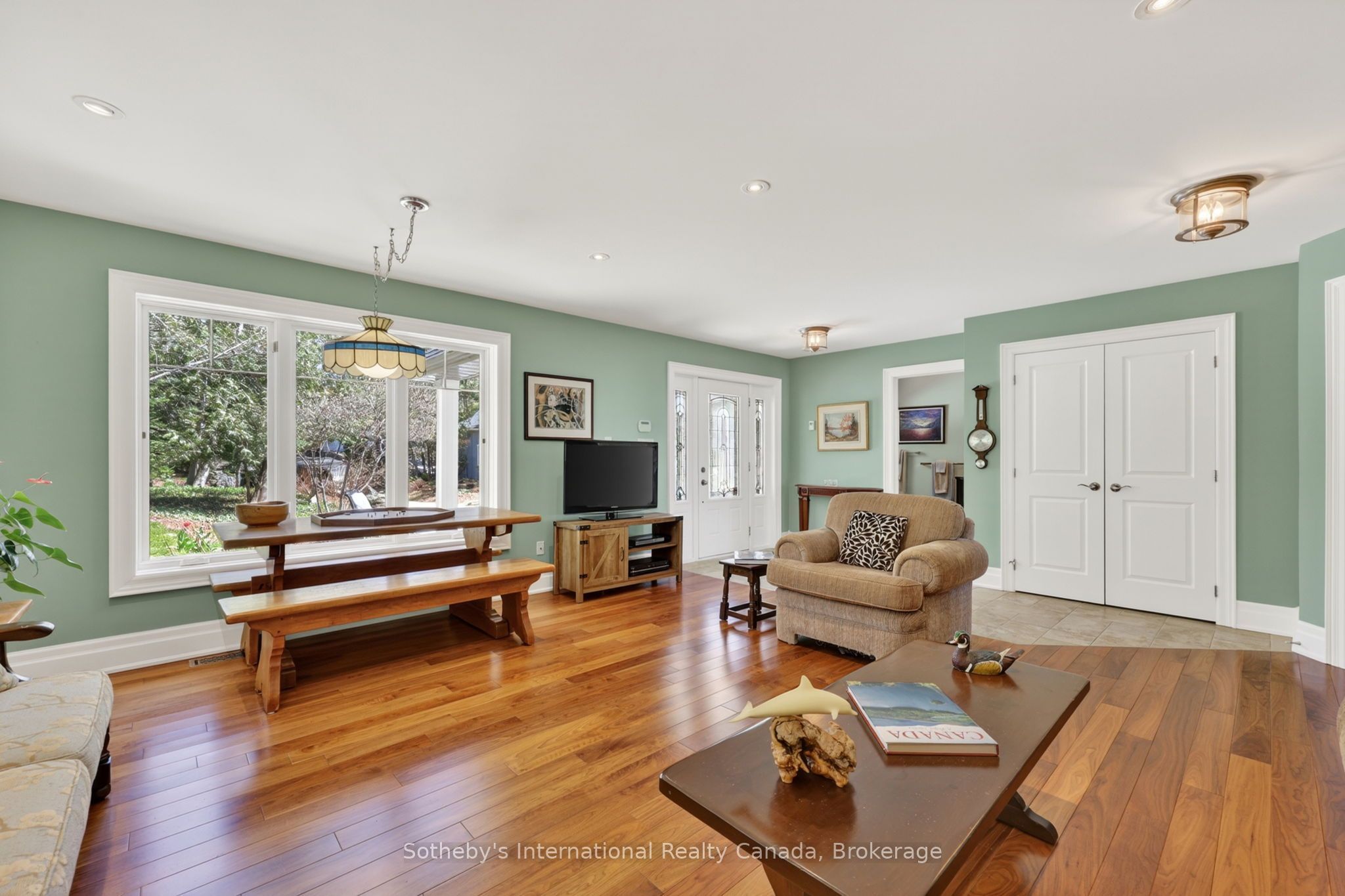 1036 River Road E Property Photo 12