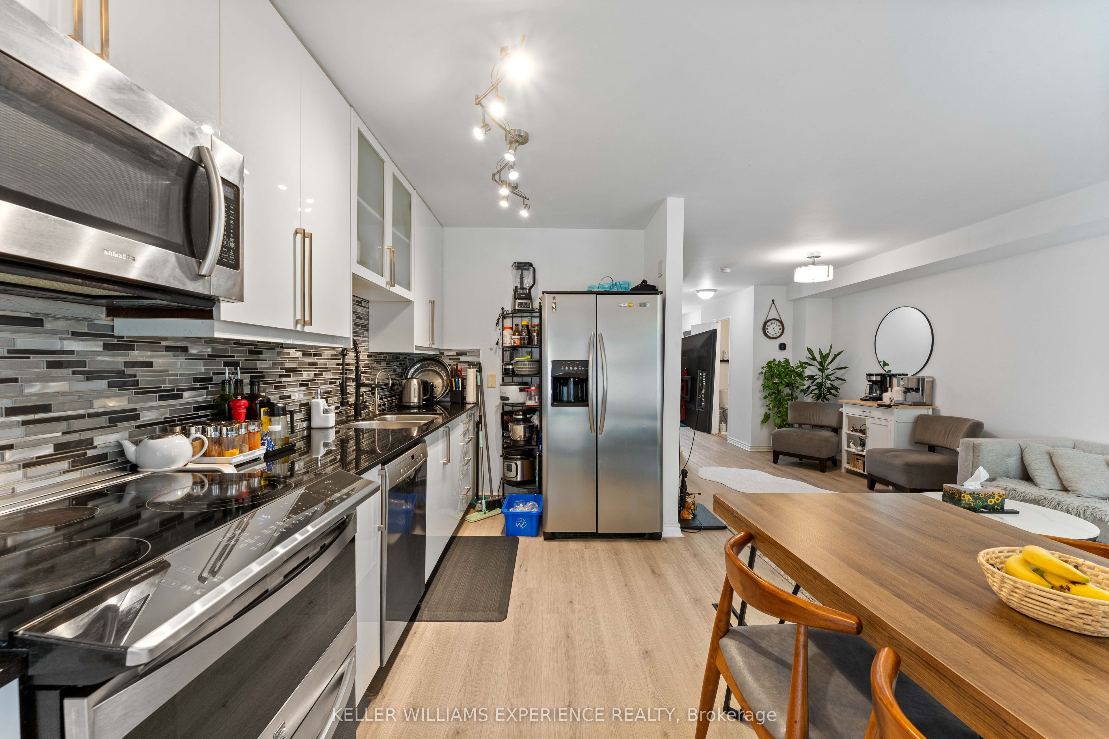 250 Ferndale Drive S Property Photo 16