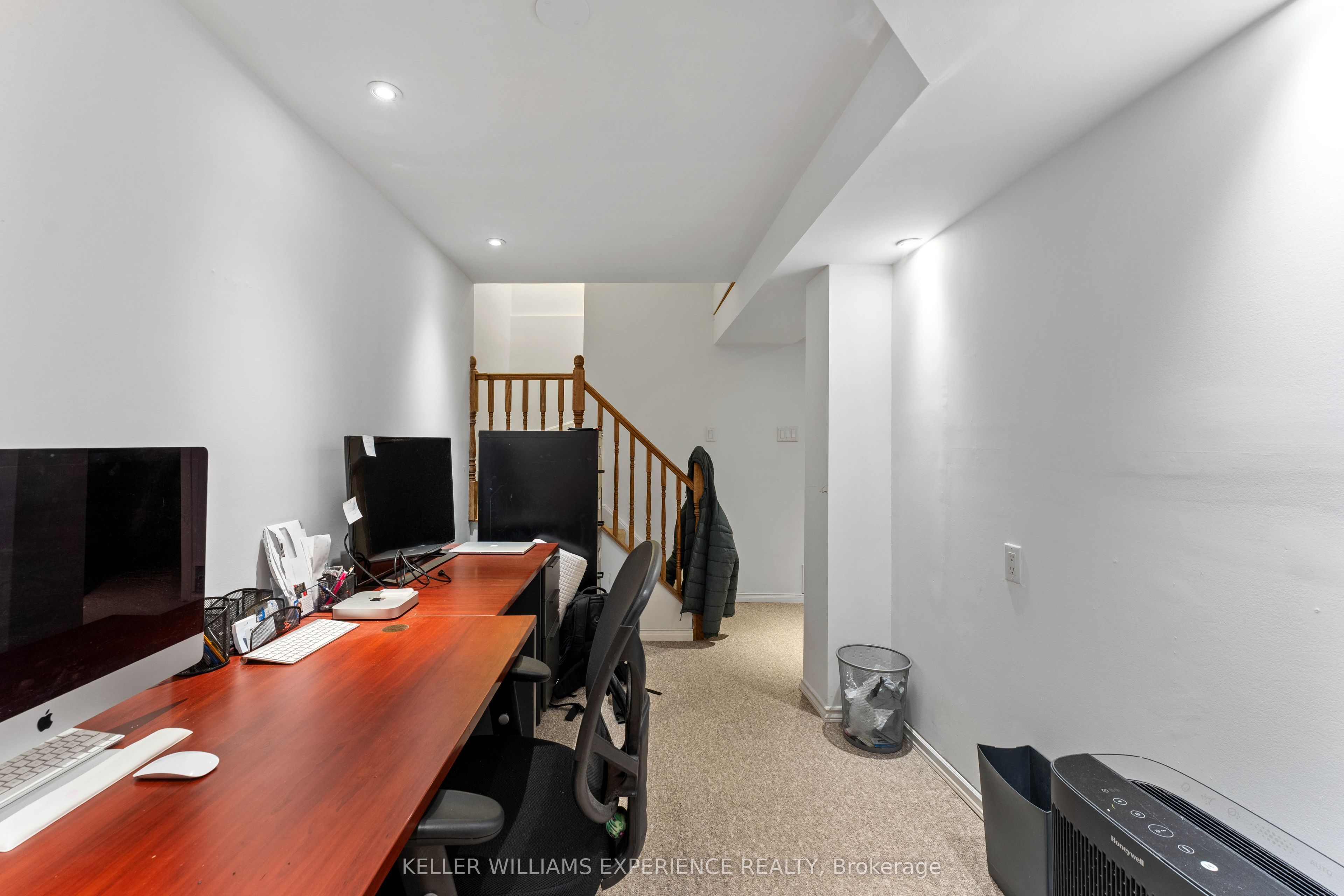 250 Ferndale Drive S Property Photo 26