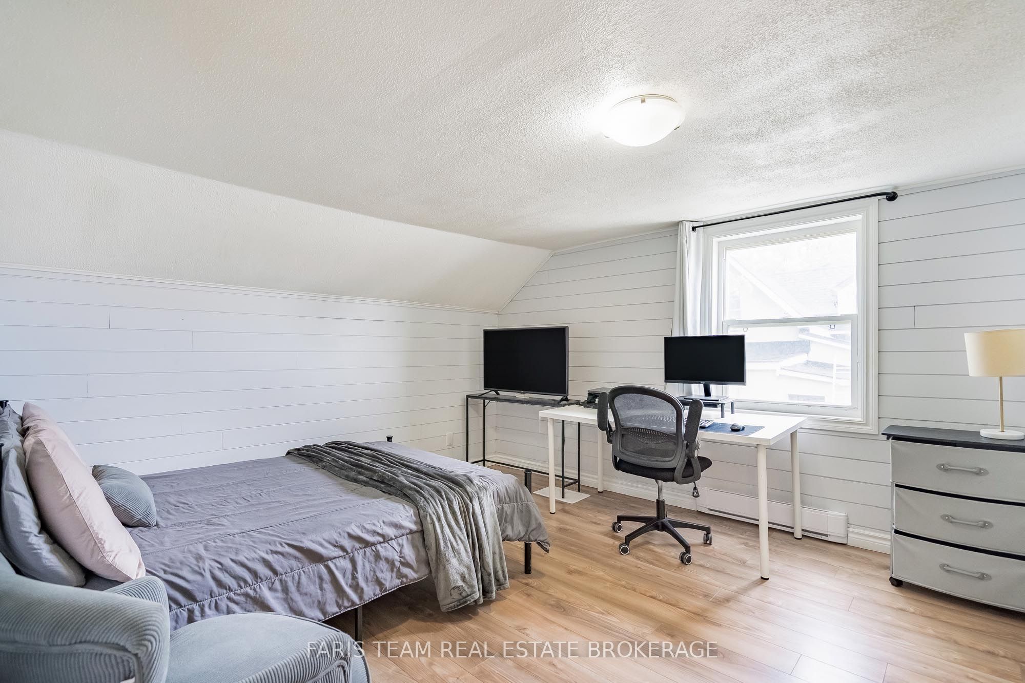 5 Robert Street Property Photo 10