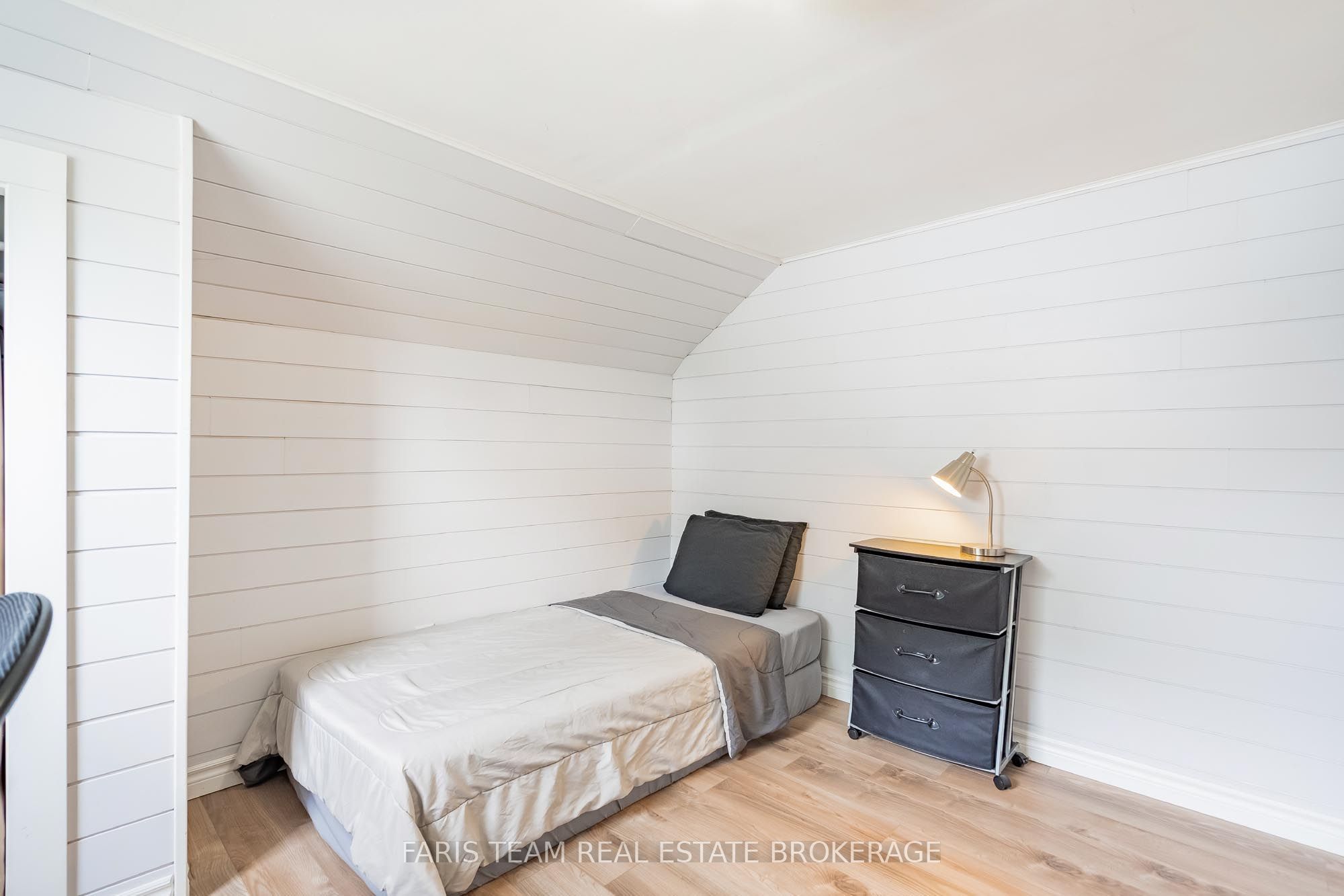 5 Robert Street Property Photo 13