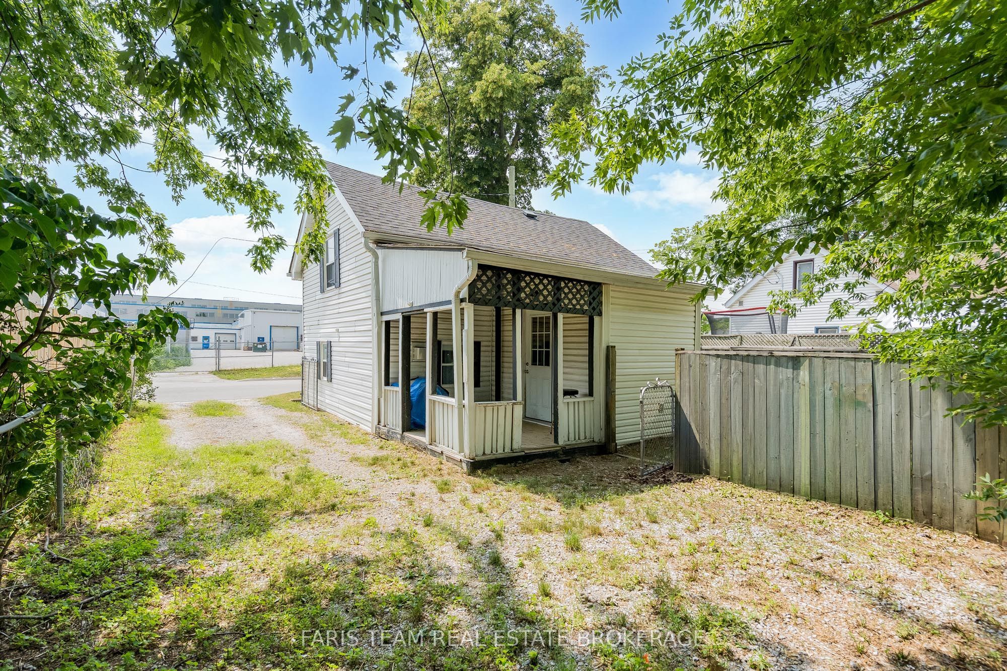 5 Robert Street Property Photo 17