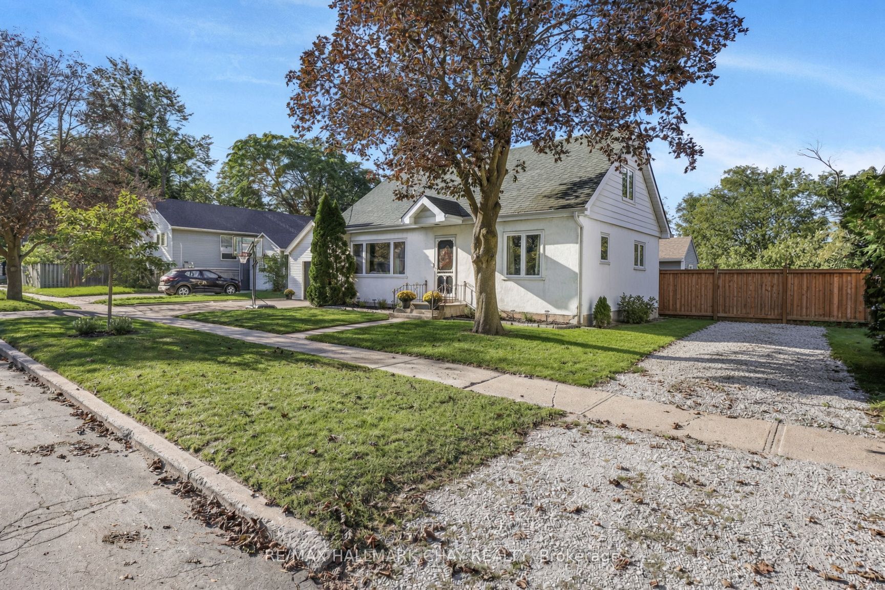 32 Caroline Street Property Photo 6