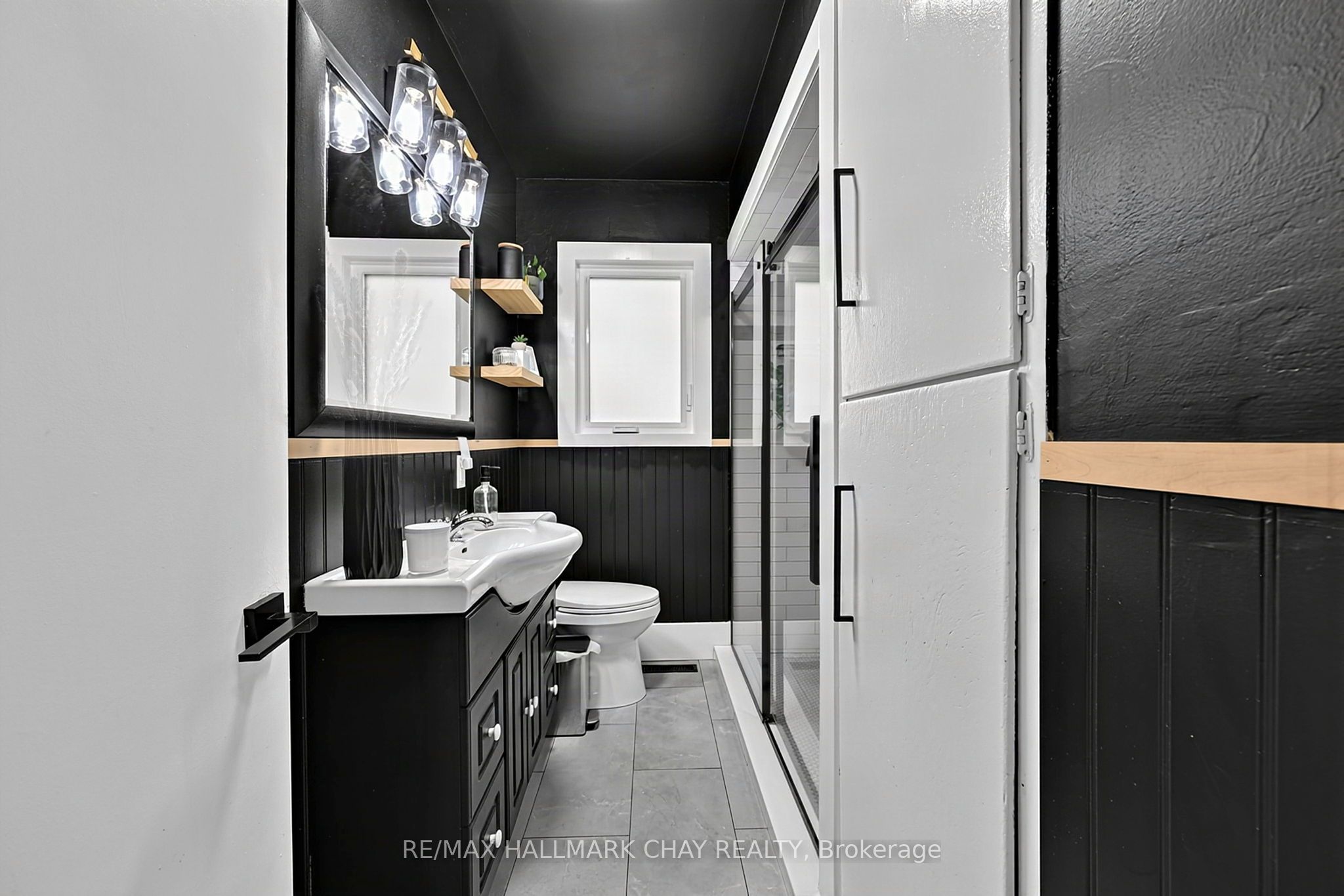 32 Caroline Street Property Photo 23