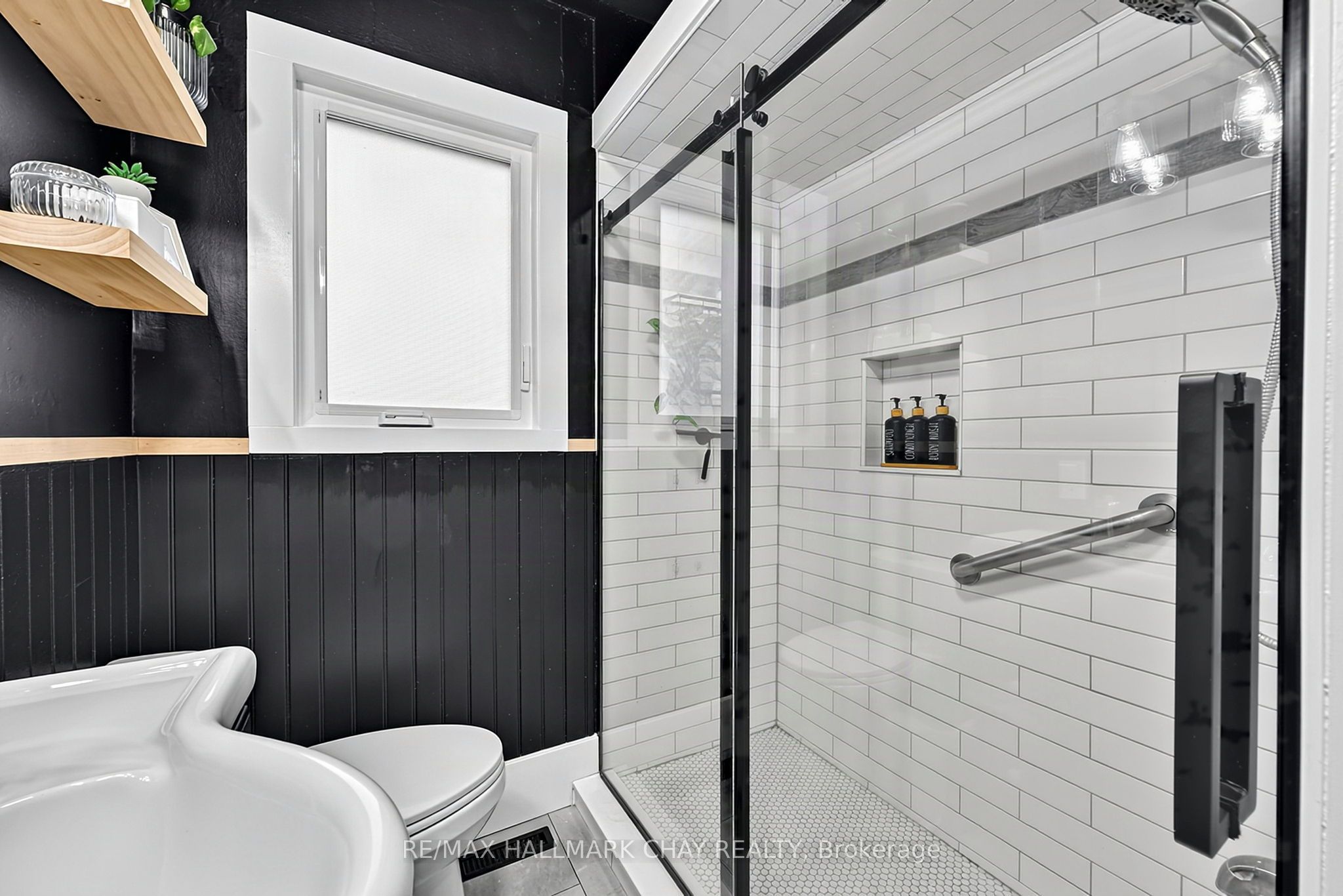 32 Caroline Street Property Photo 24