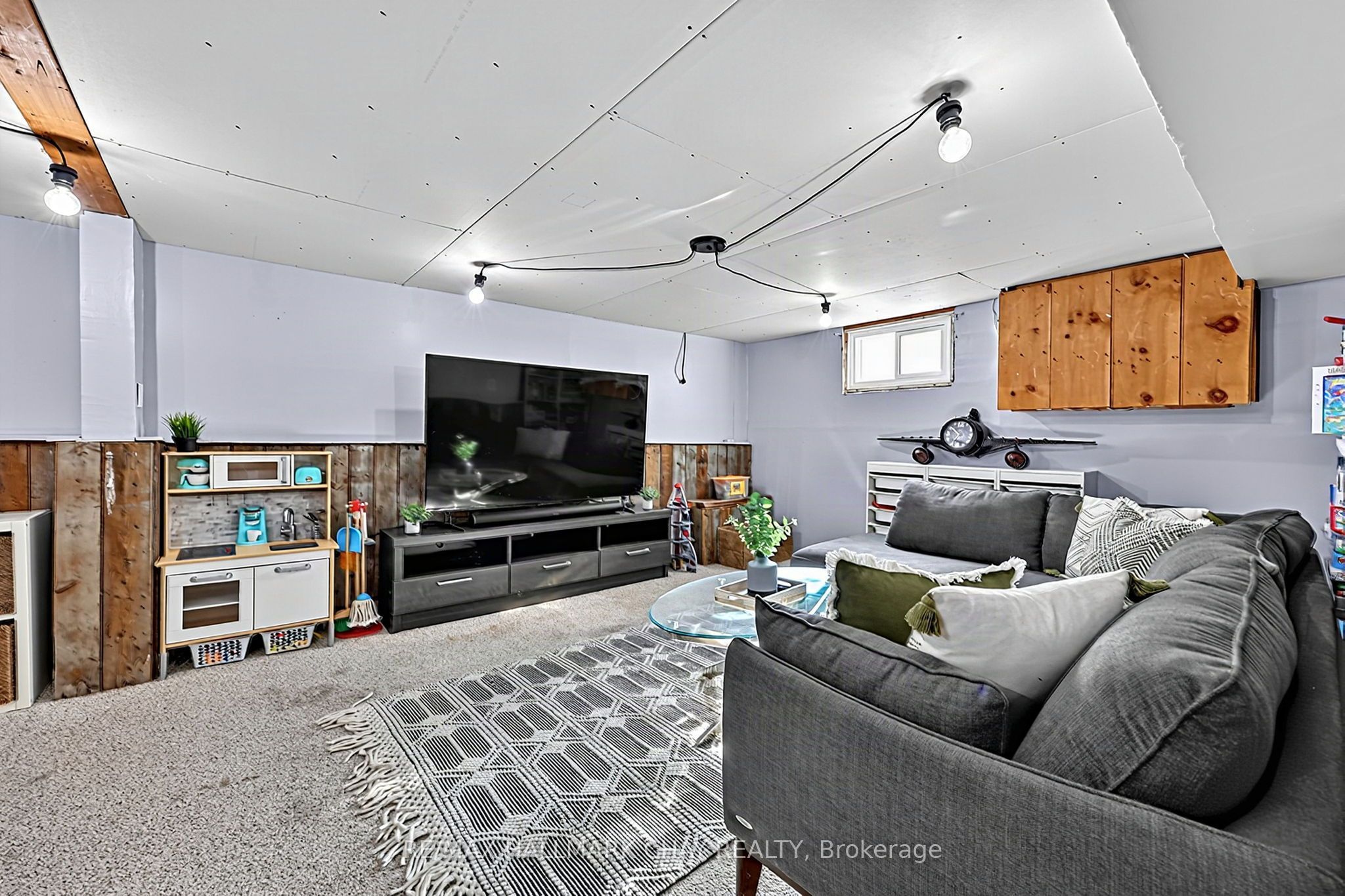 32 Caroline Street Property Photo 34