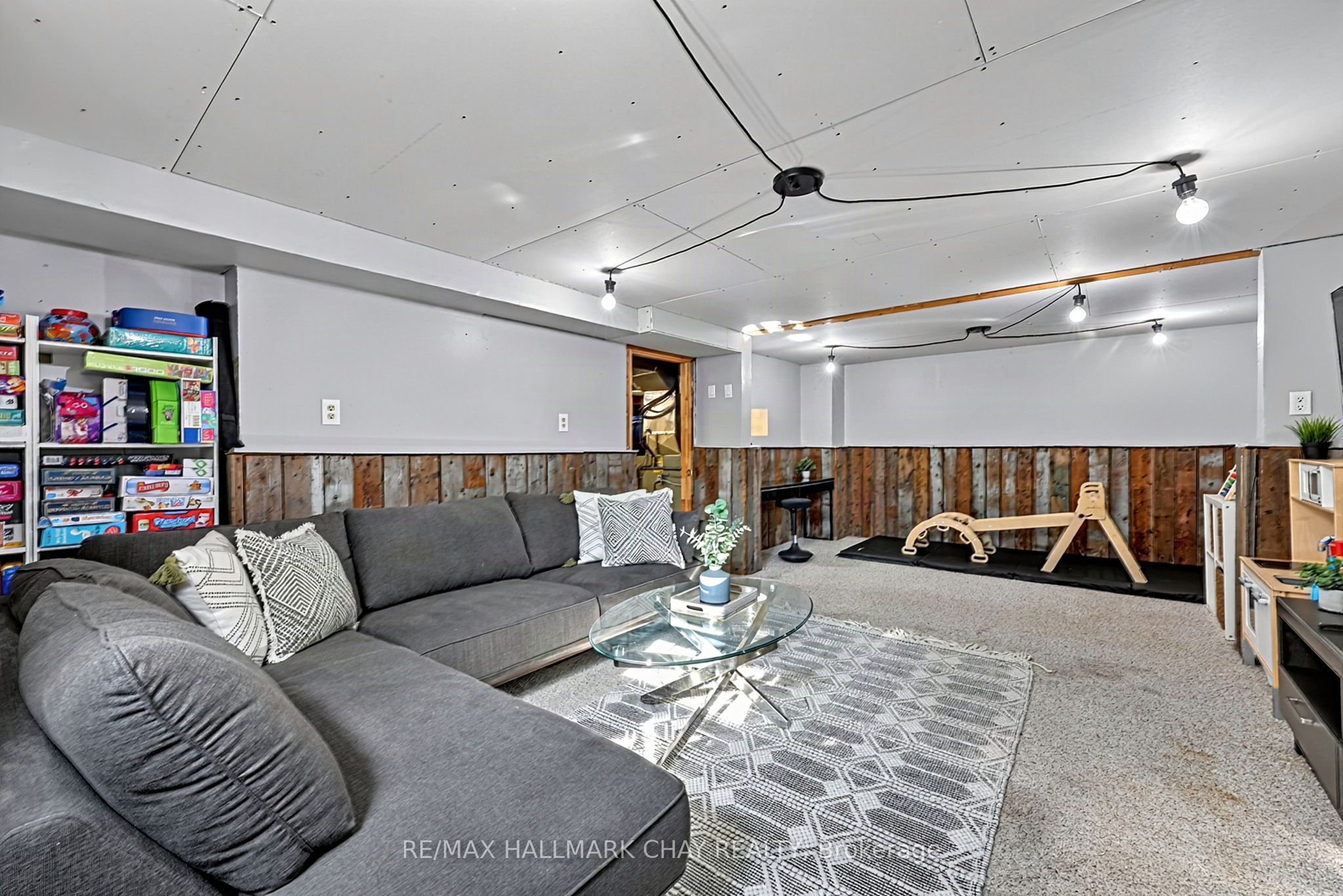 32 Caroline Street Property Photo 35