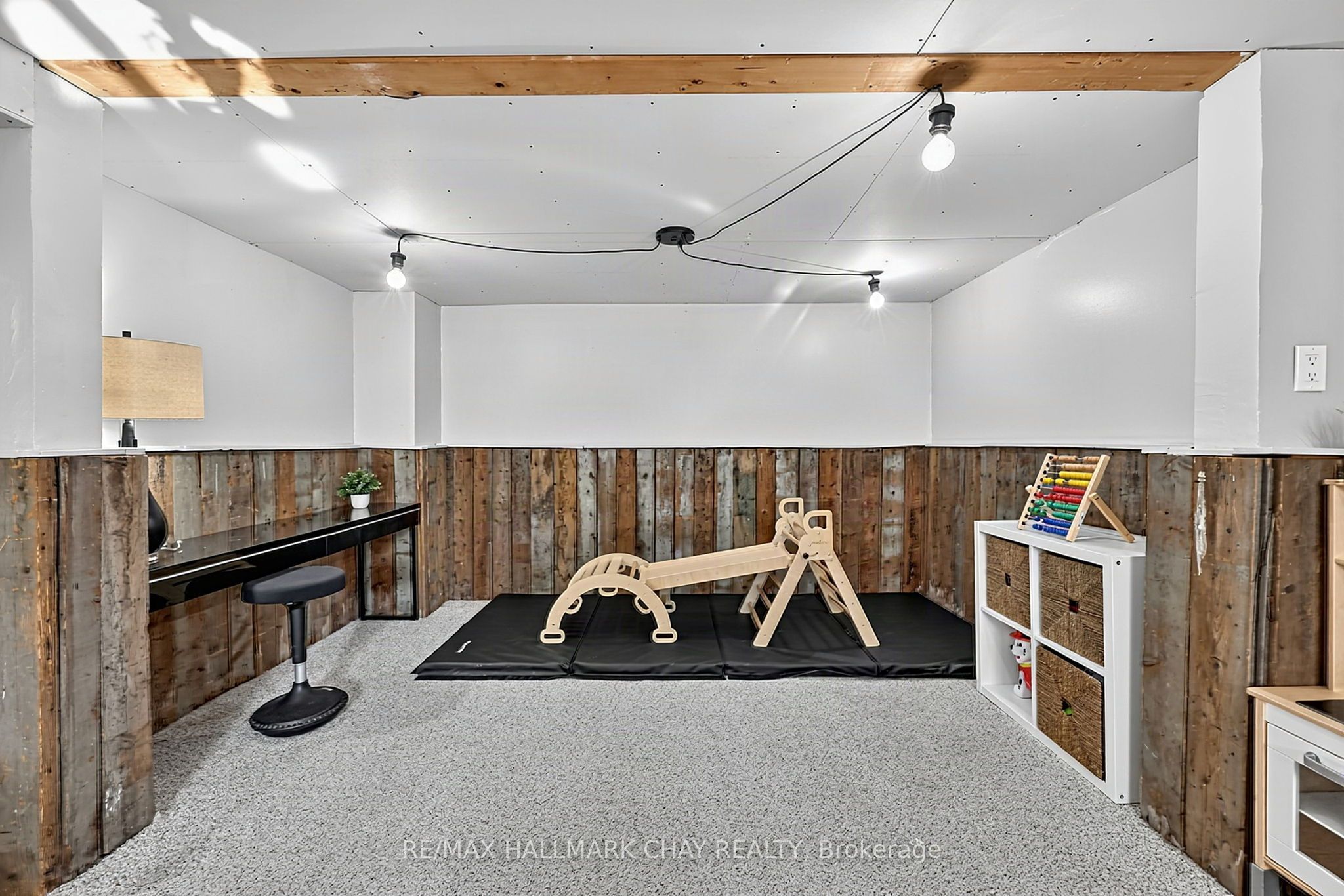 32 Caroline Street Property Photo 36