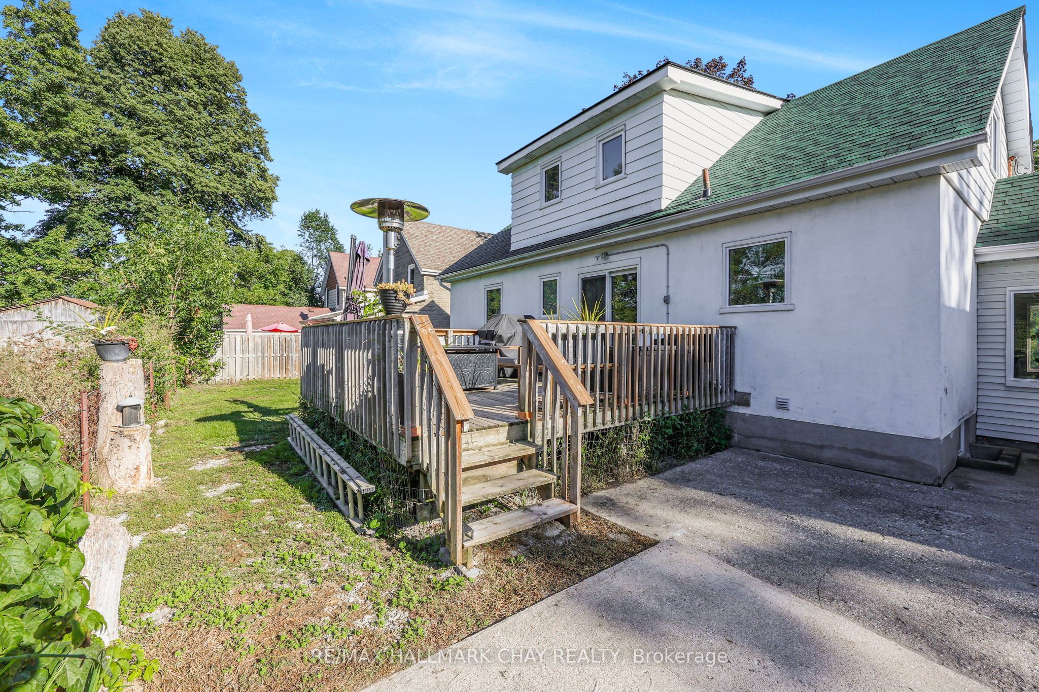 32 Caroline Street Property Photo 42