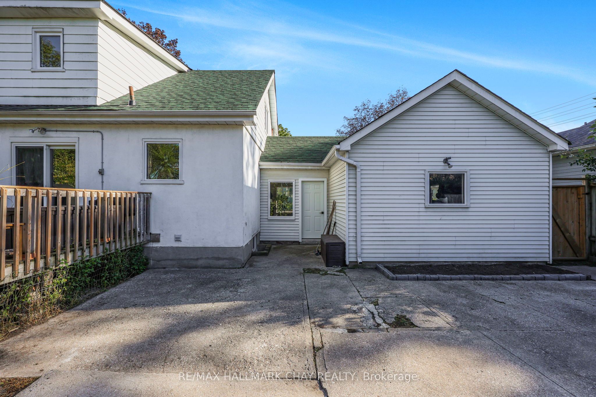 32 Caroline Street Property Photo 43
