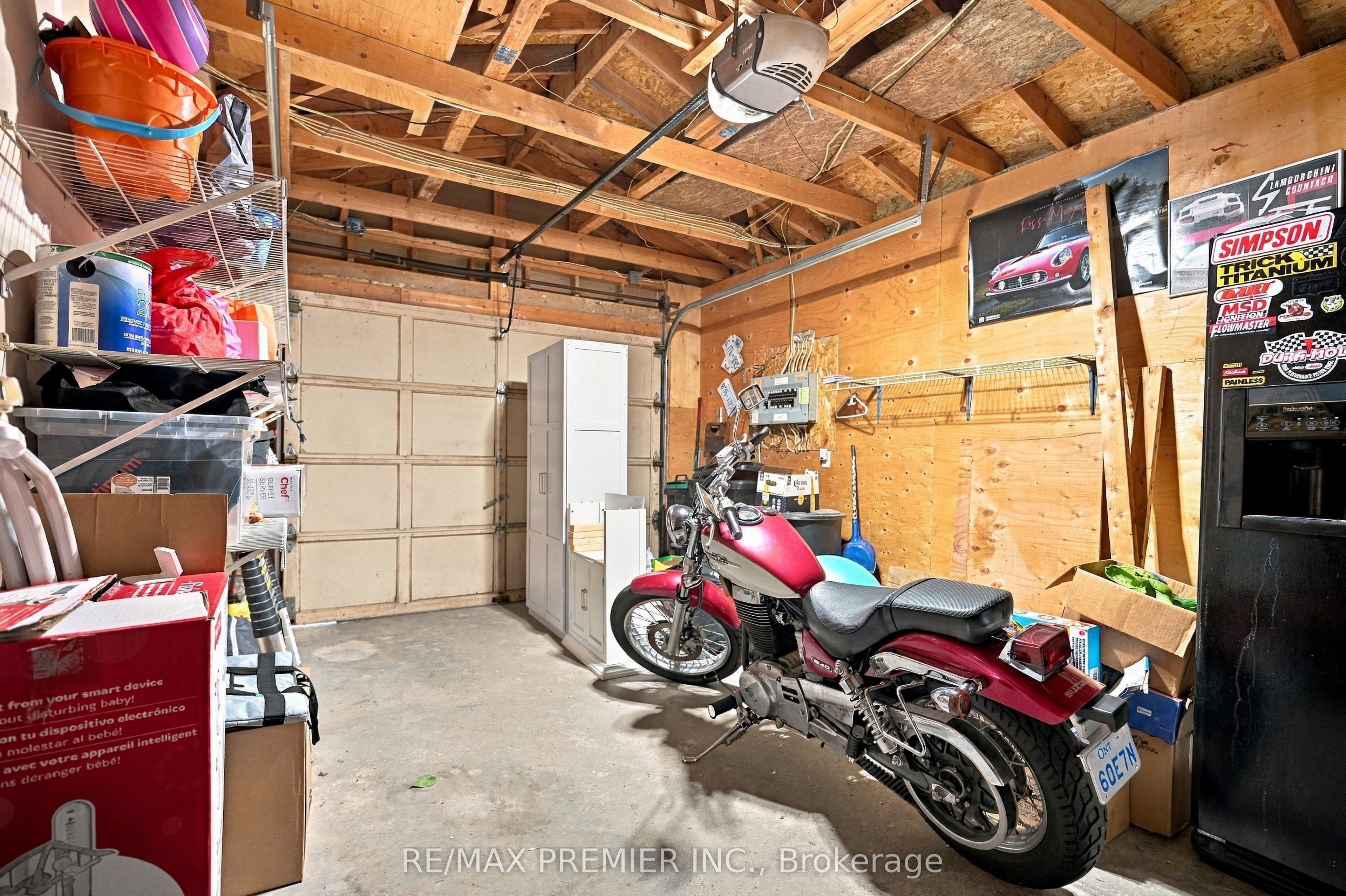 54 Hersey Crescent N Property Photo 31