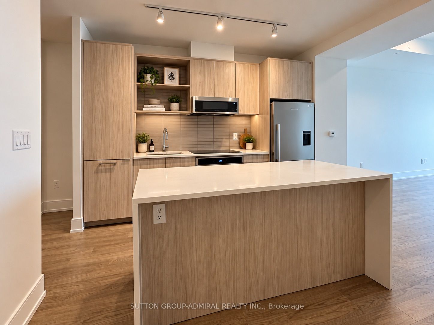 185 Dunlop Street E 904 Property Photo 7