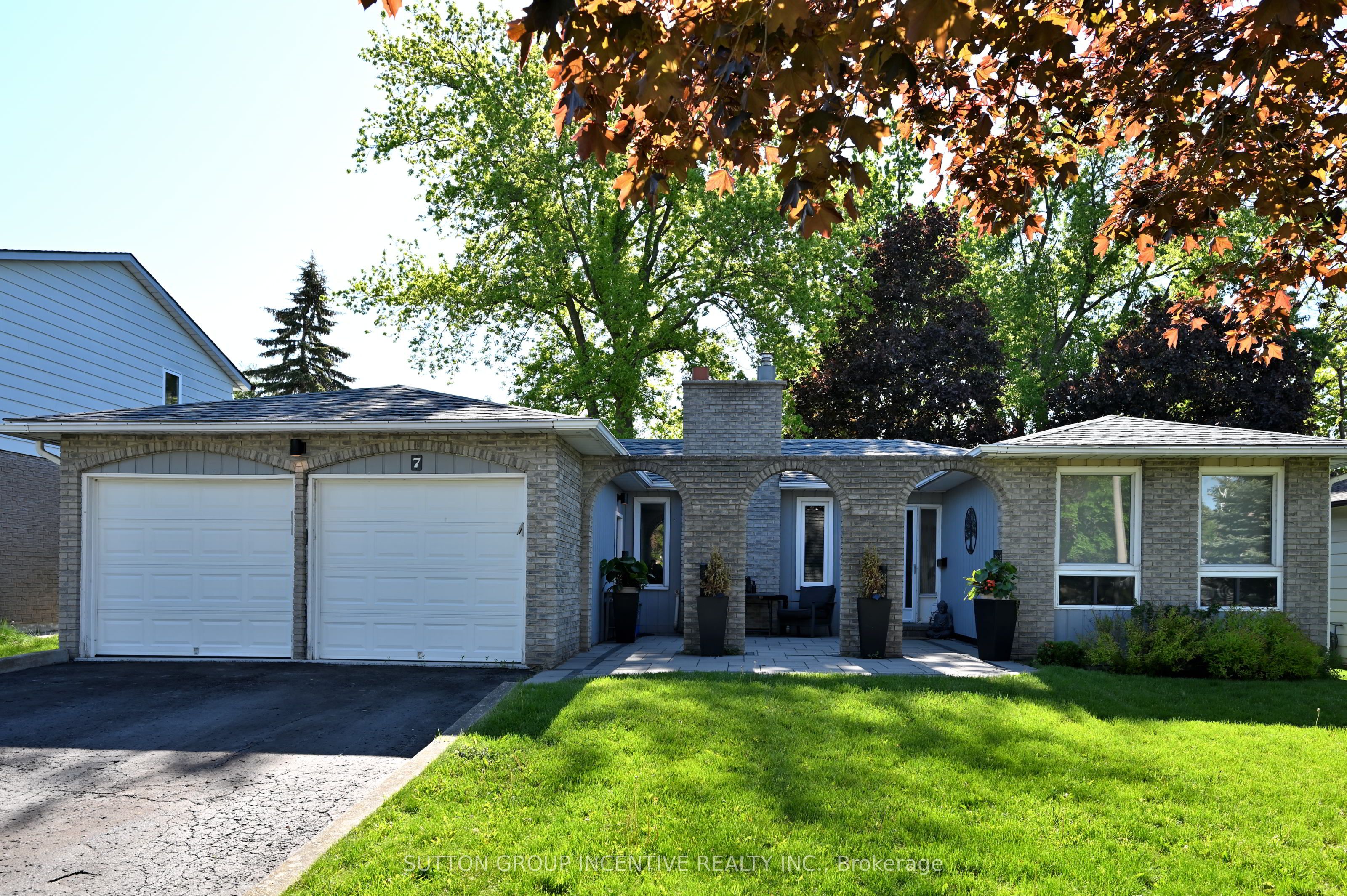 7 HURON Street Property Photo 1