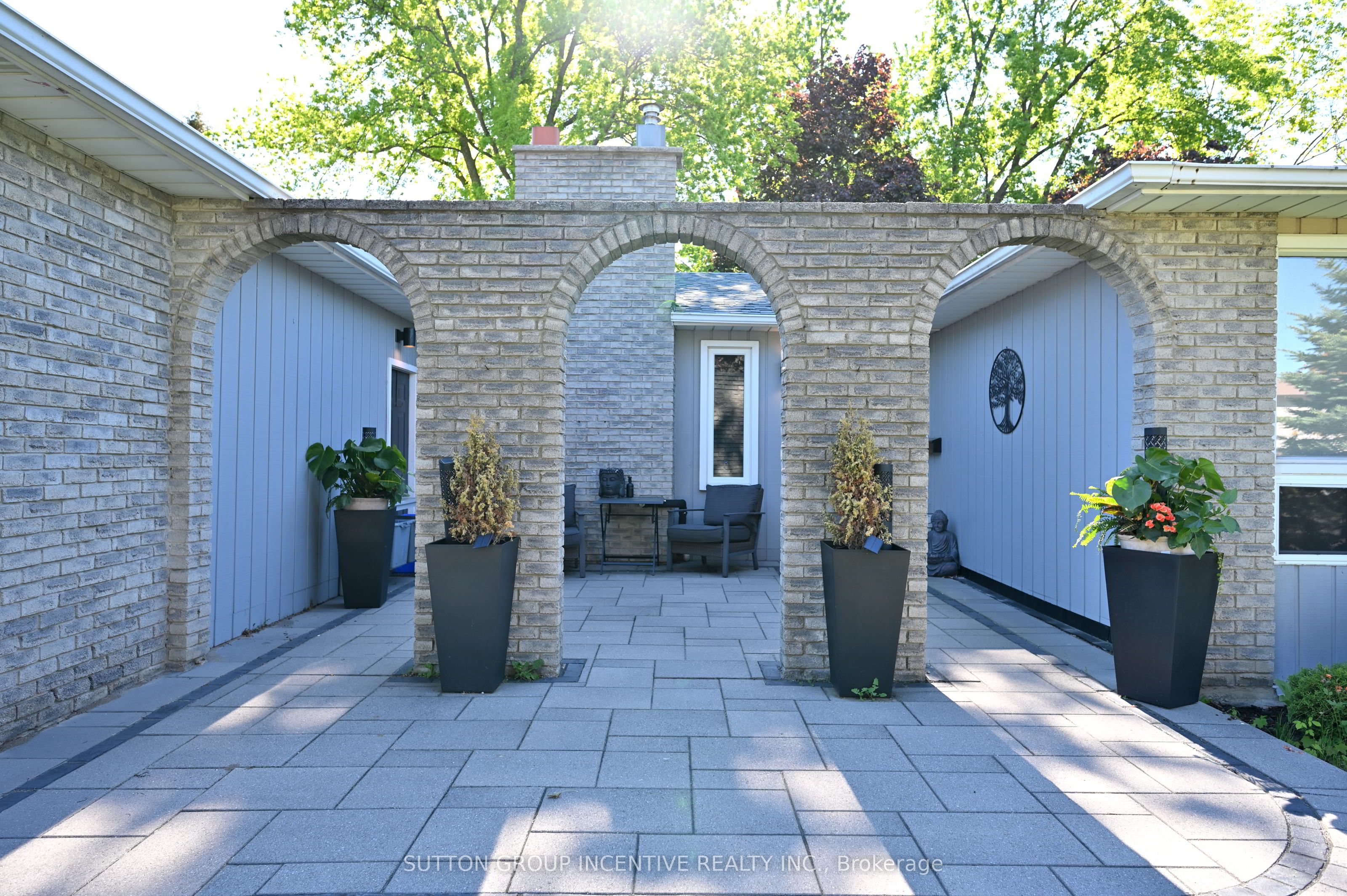 7 Huron Street Property Photo 4