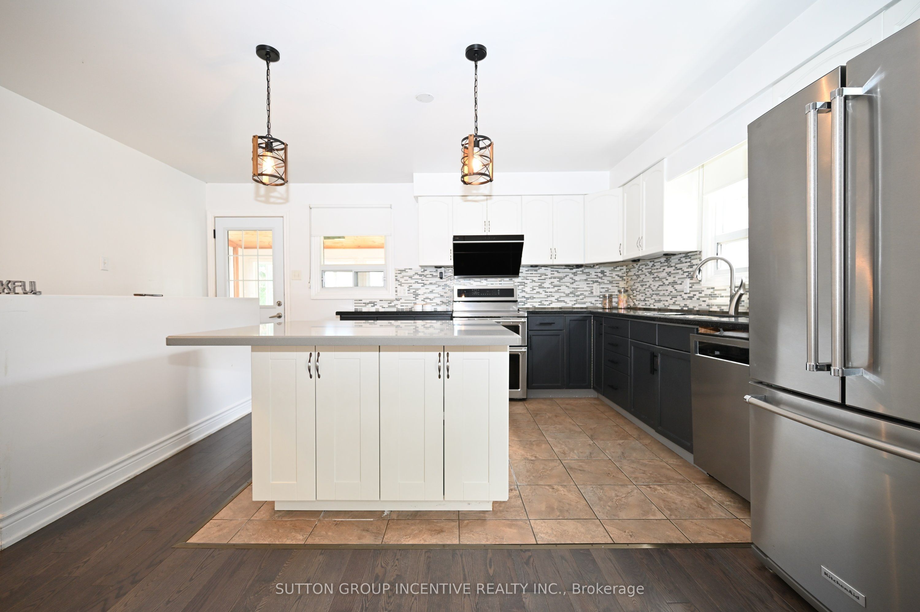 7 Huron Street Property Photo 14