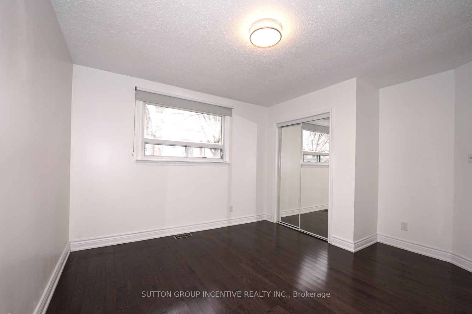 7 Huron Street Property Photo 19
