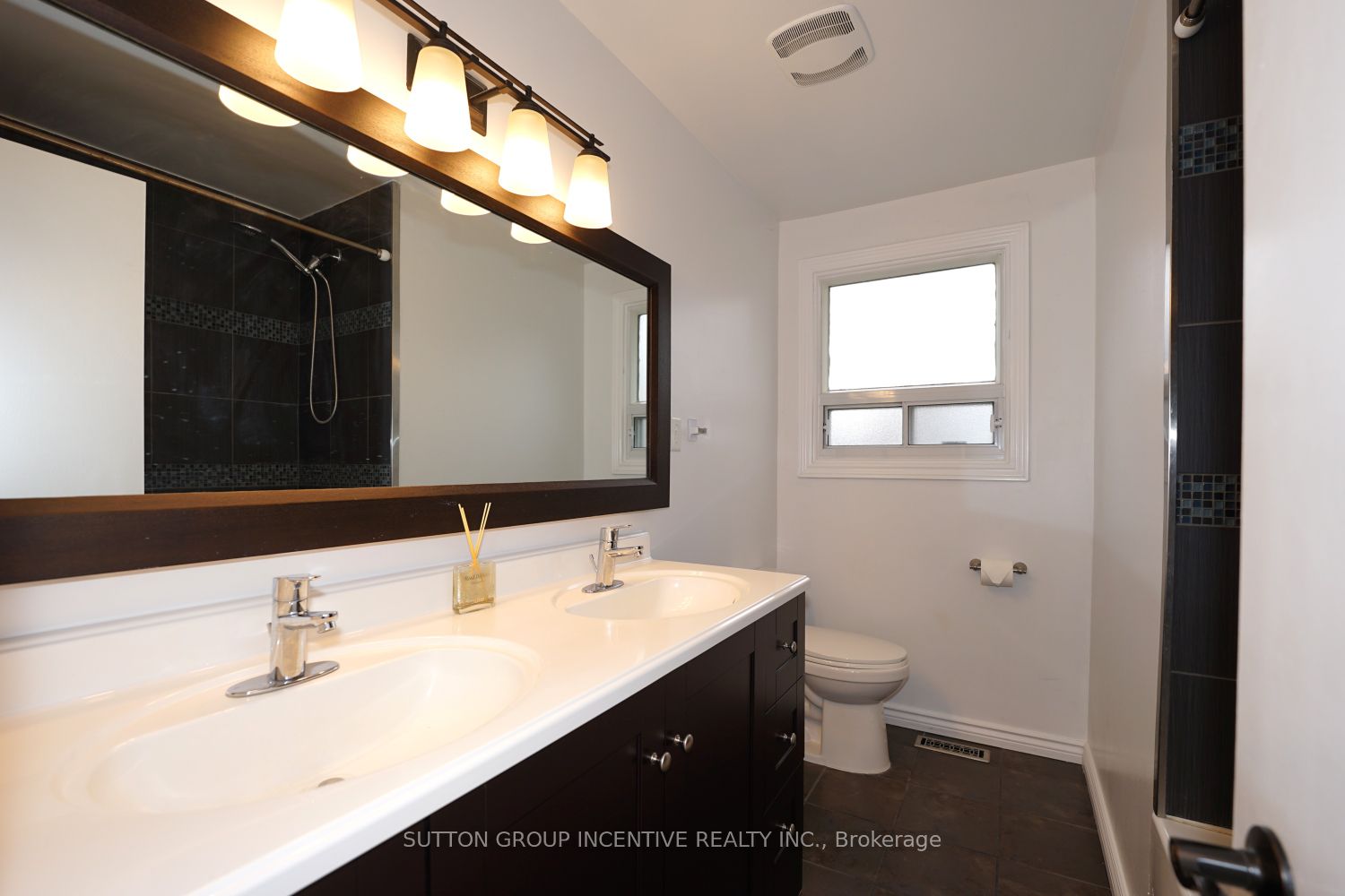 7 Huron Street Property Photo 21