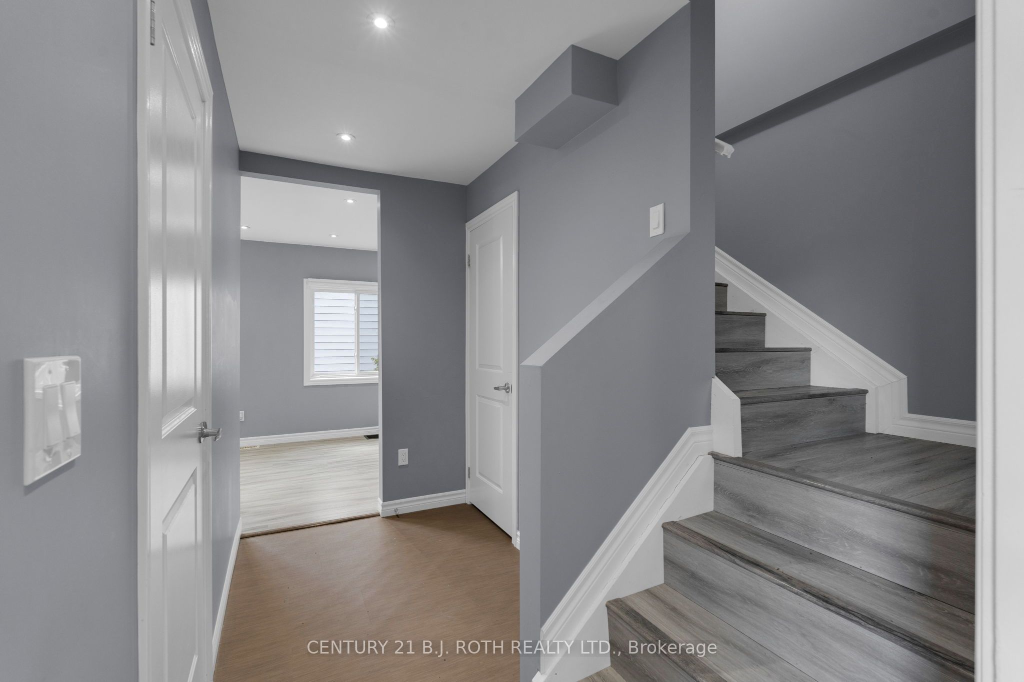 12 Dufferin Street Units 1 + 2 + Coach House Property Photo 2