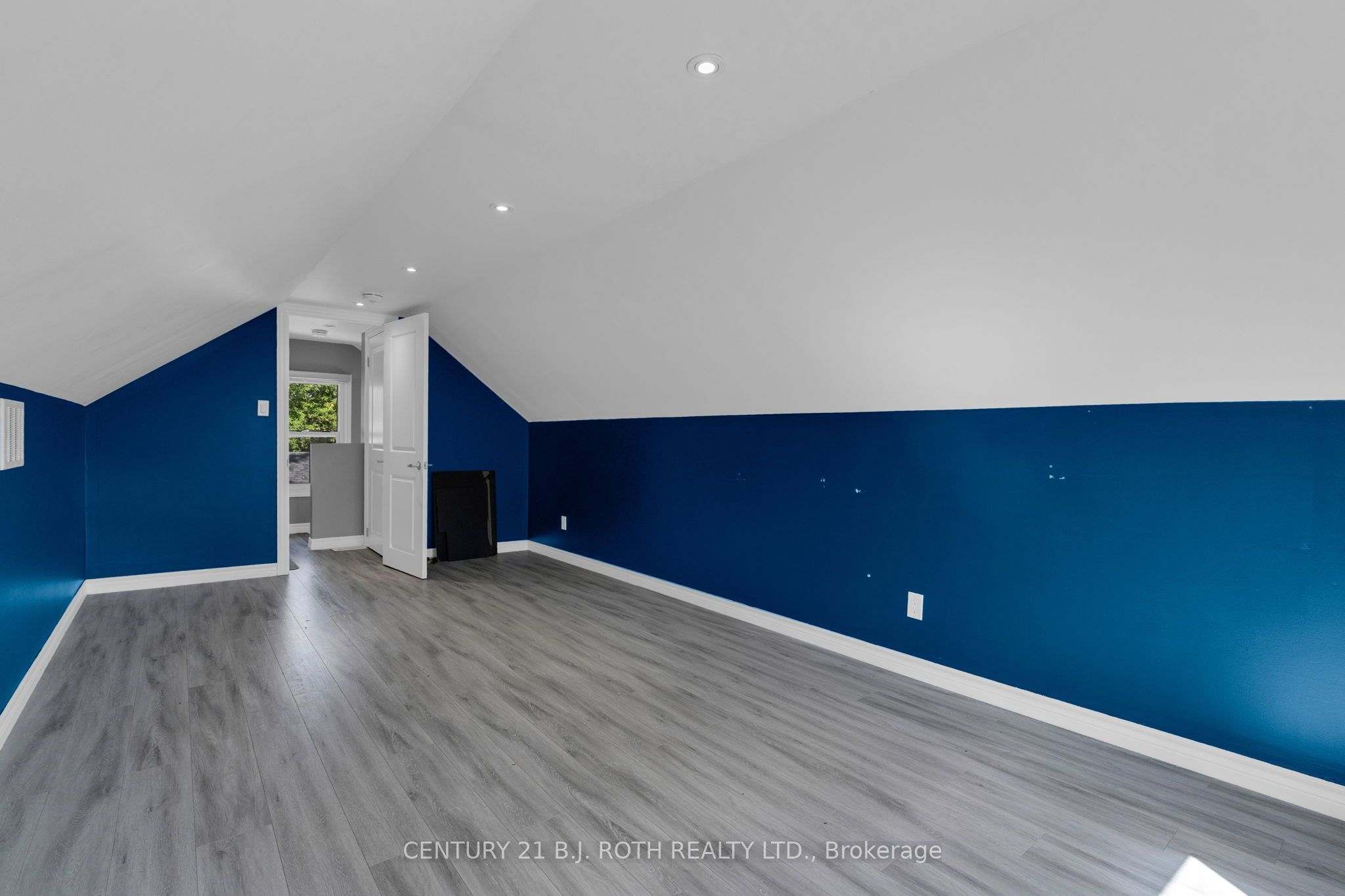 12 Dufferin Street Units 1 + 2 + Coach House Property Photo 12