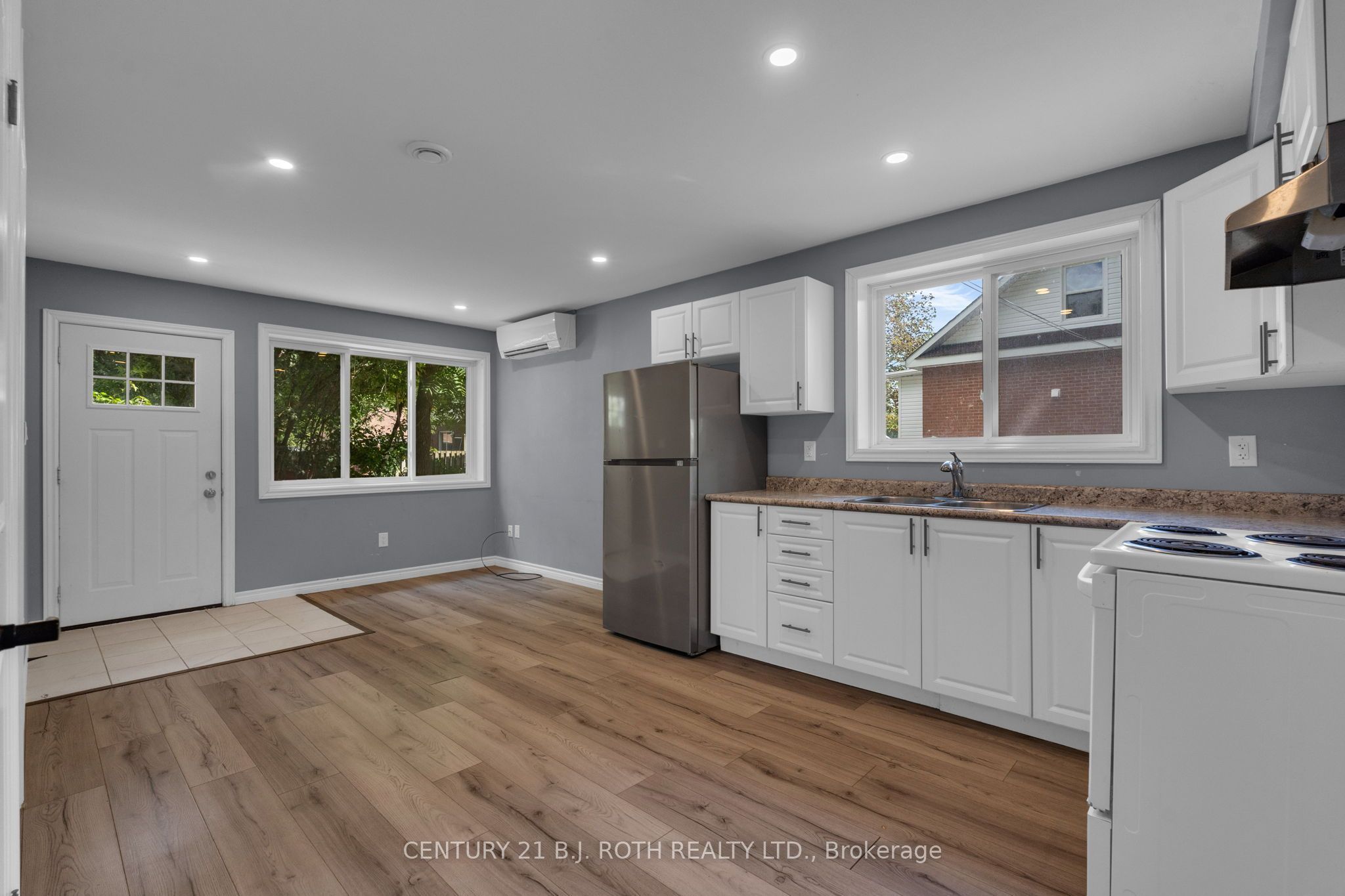 12 Dufferin Street Units 1 + 2 + Coach House Property Photo 18