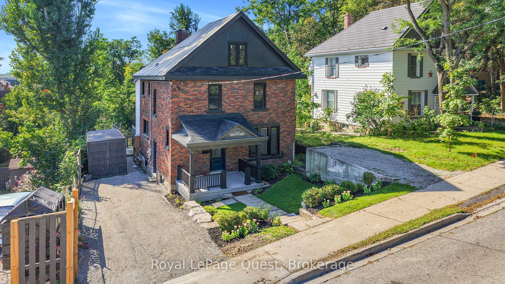 109 Brant Street E Property Photo 1