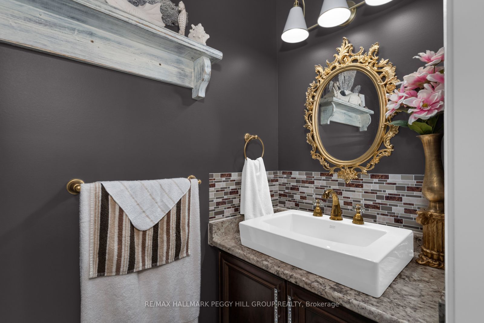 271 Quebec Street Property Photo 5