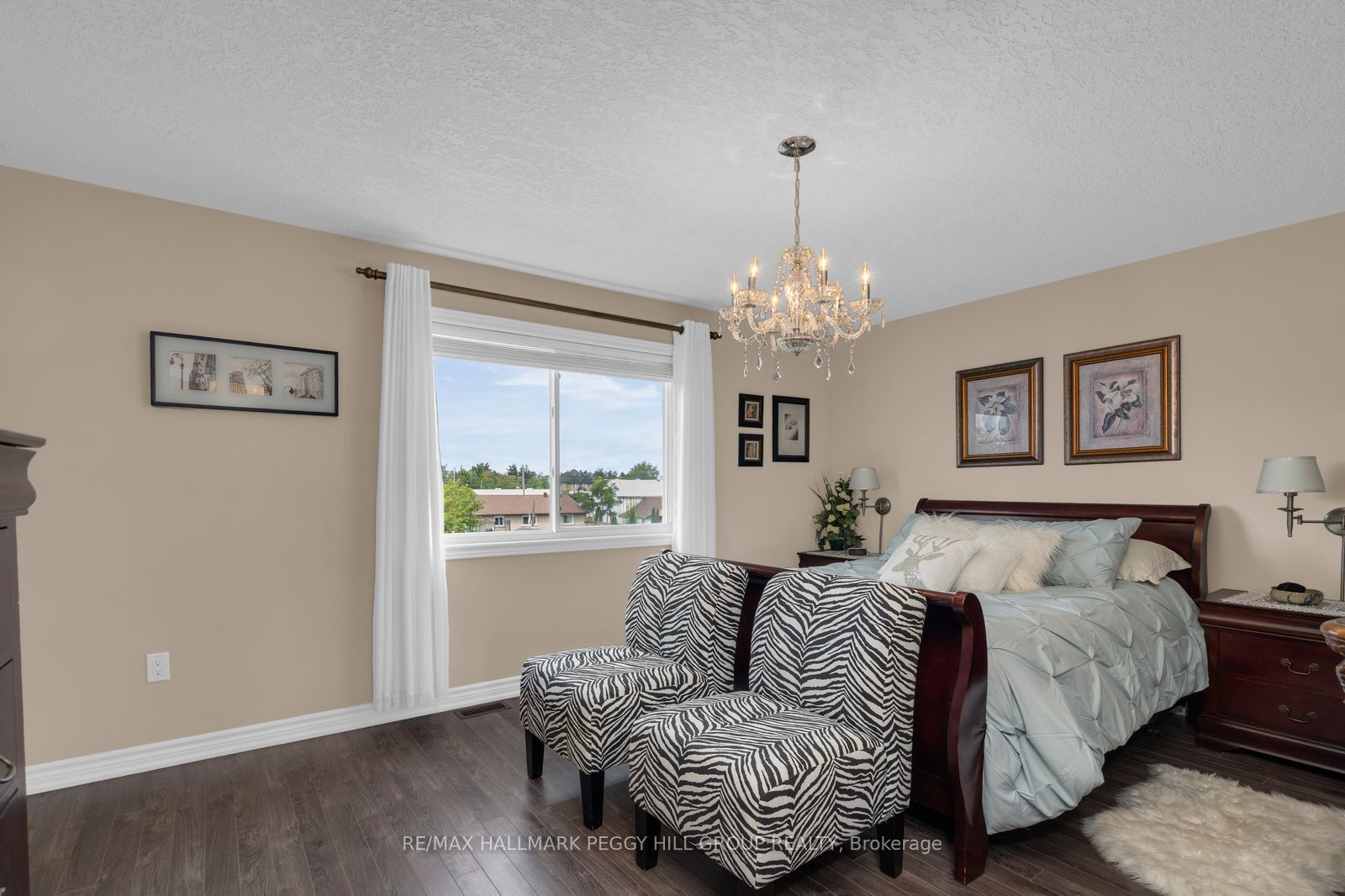 271 Quebec Street Property Photo 7