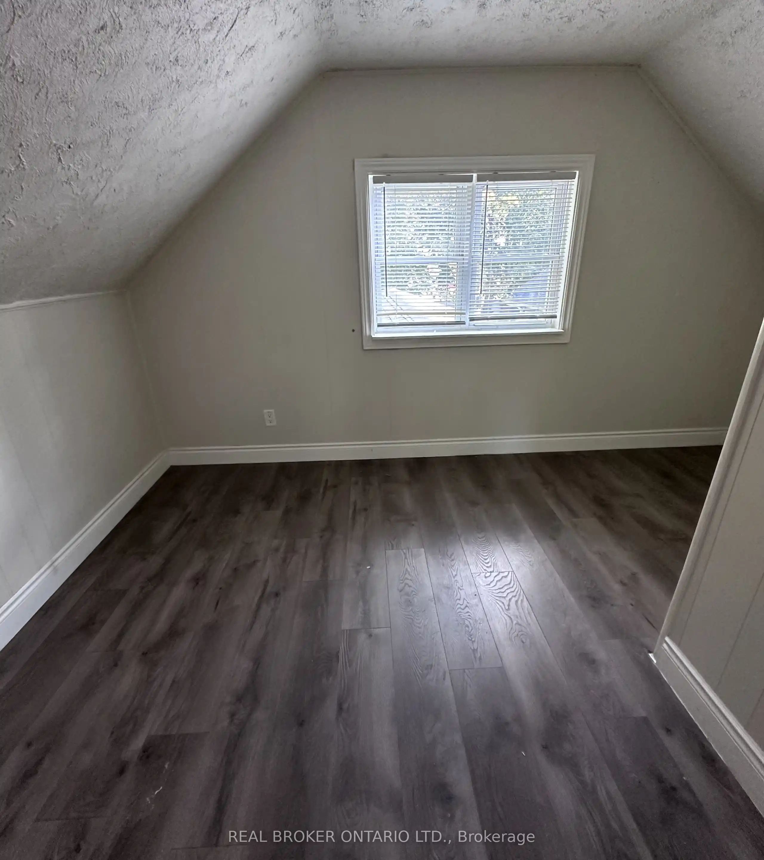 123 Henry Street Property Photo 7