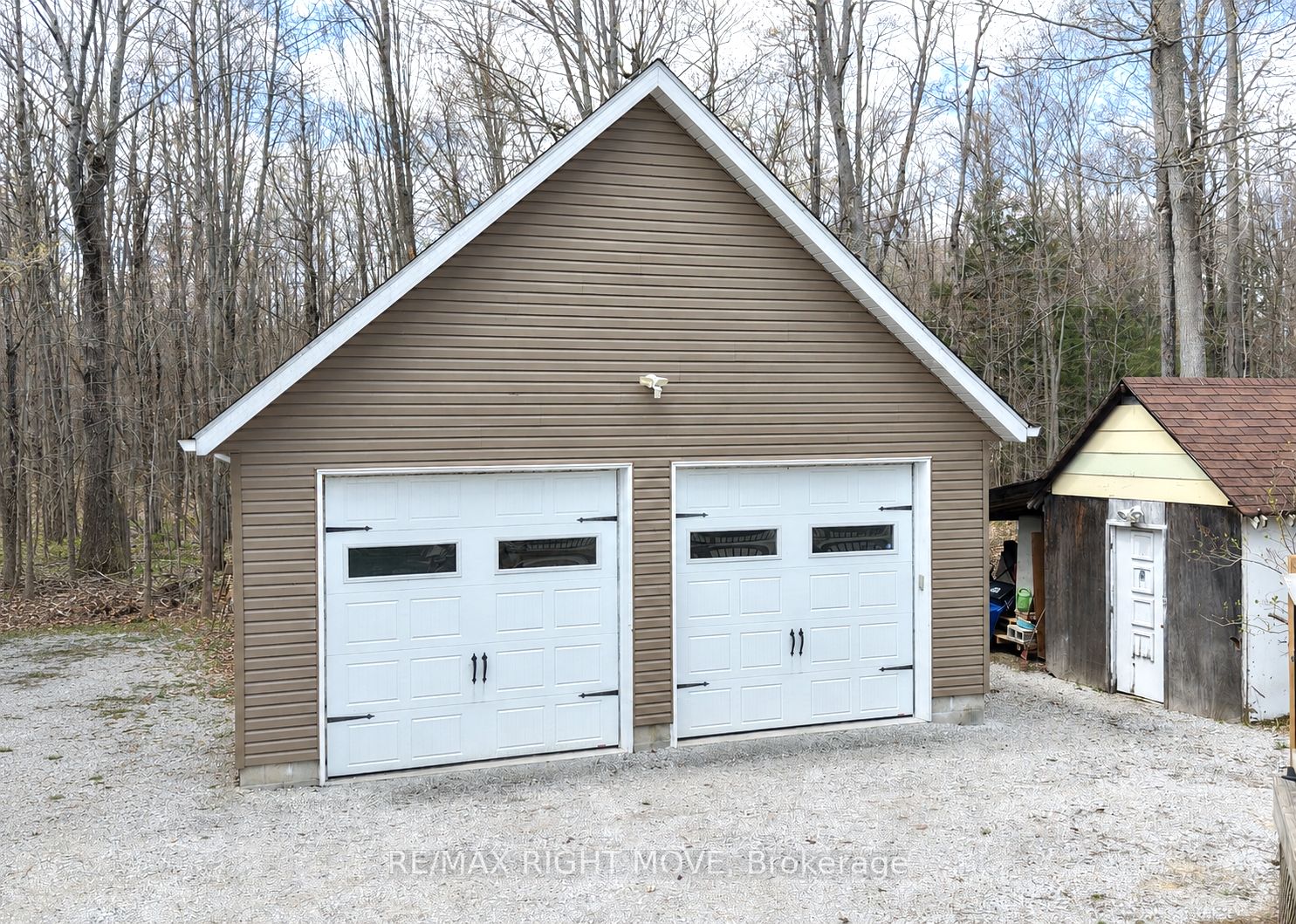 3304 Goldstein Road Property Photo 2