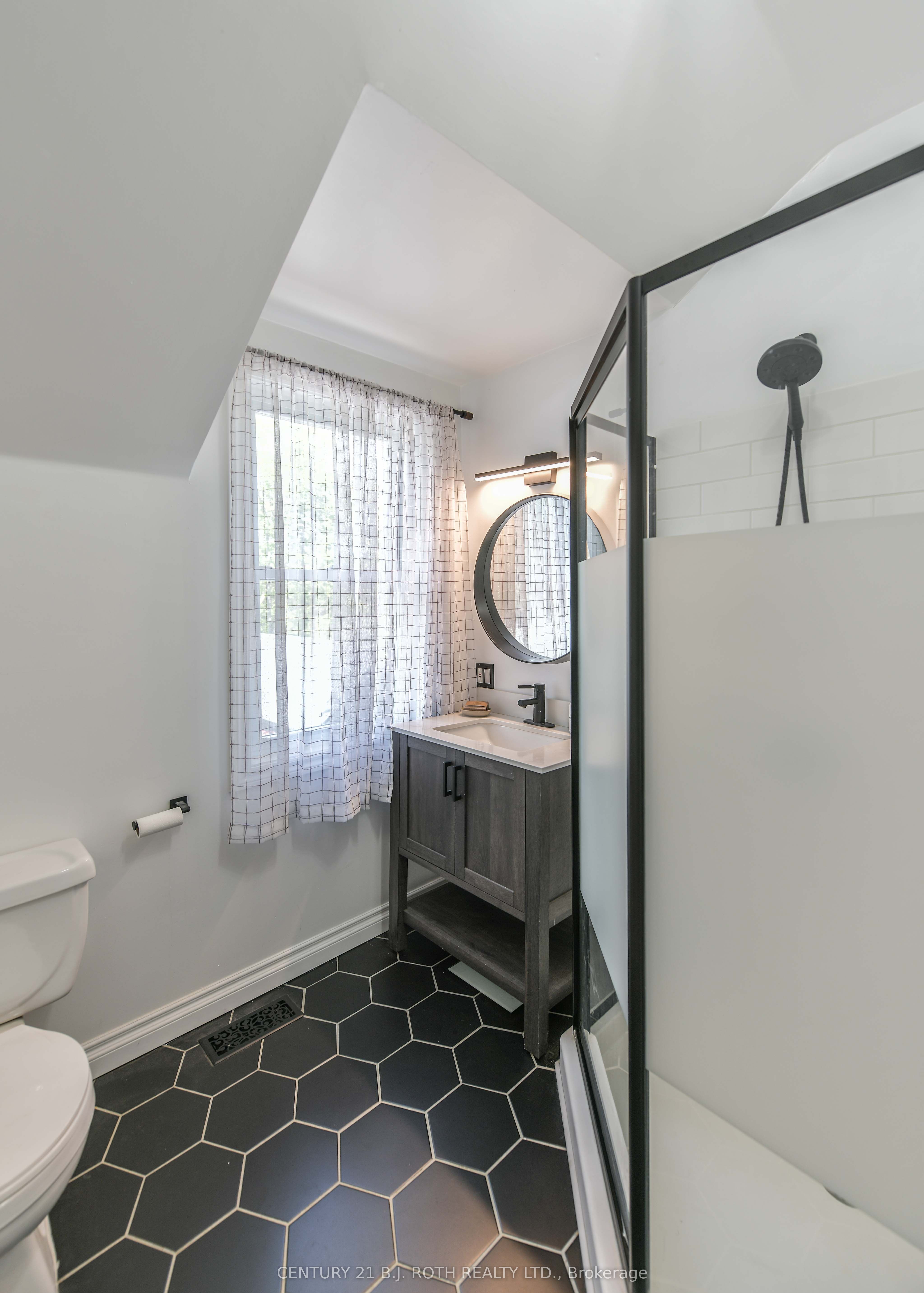 80 Coldwater Road W Property Photo 31