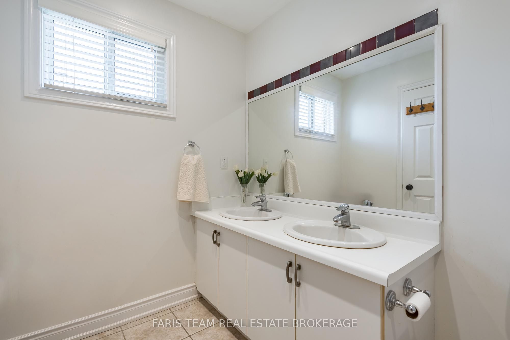 503 Grove Street E Property Photo 23