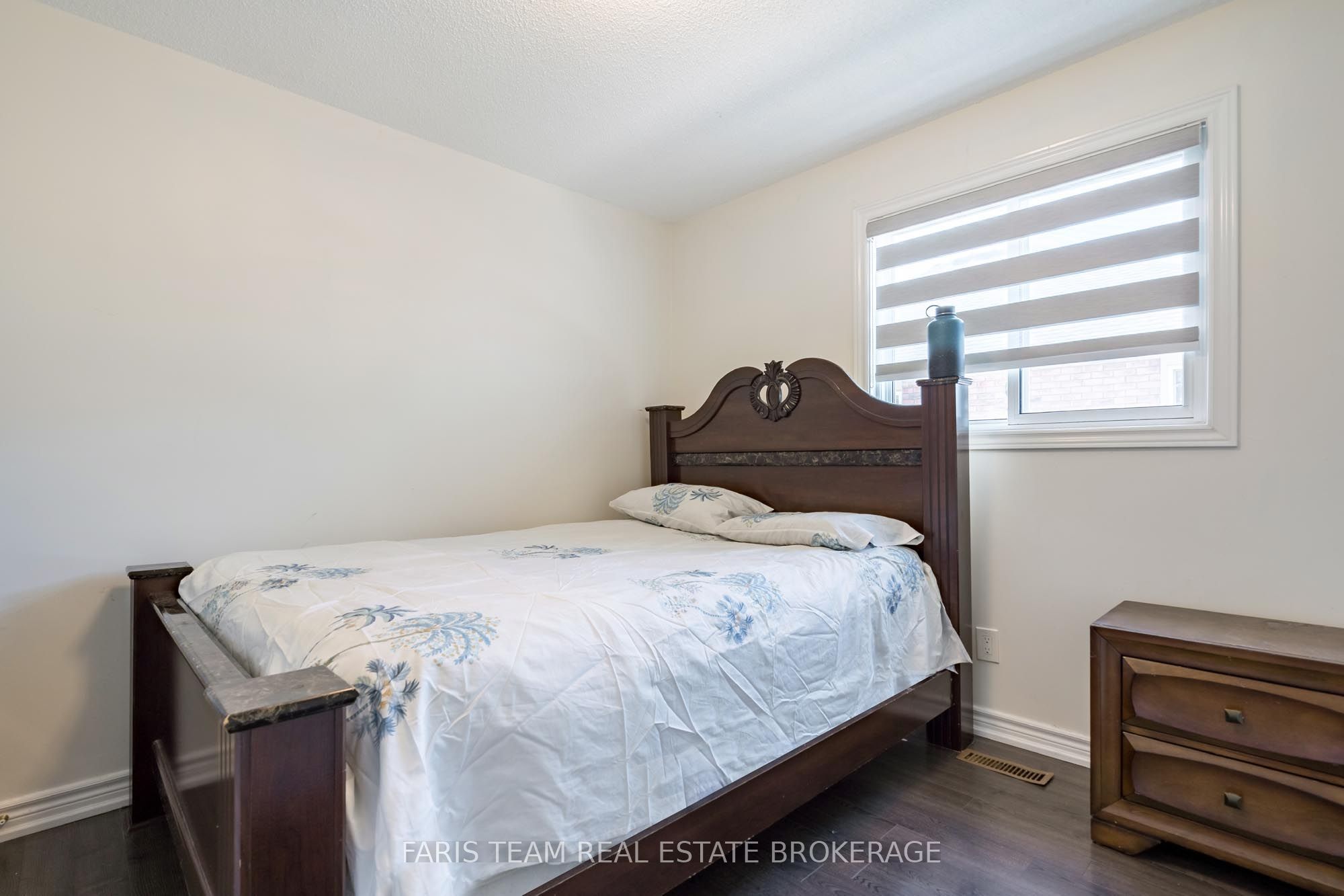 503 Grove Street E Property Photo 26