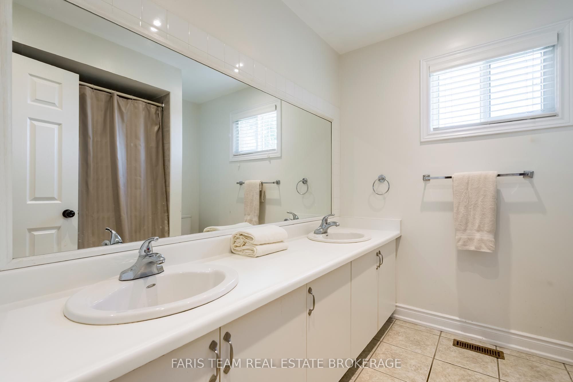 503 Grove Street E Property Photo 29
