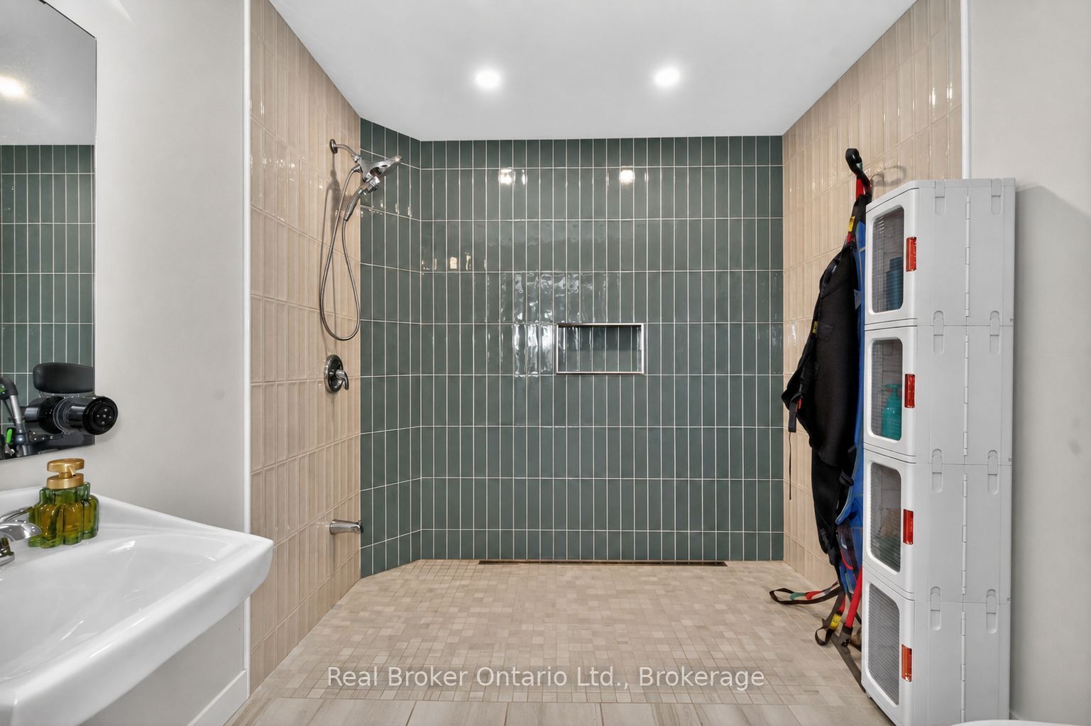 597 Lafontaine Road W Property Photo 35
