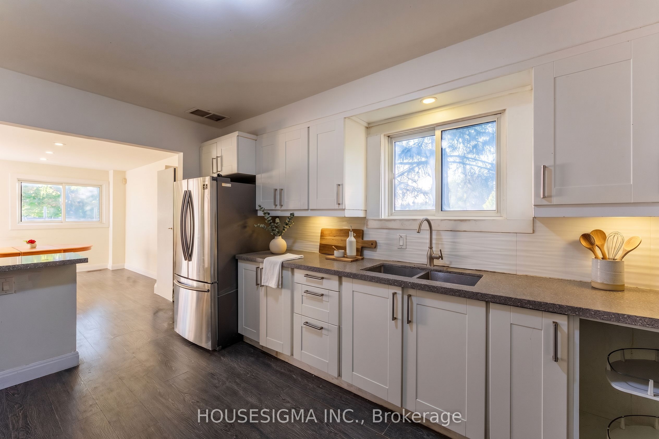 33b College Crescent Property Photo 6