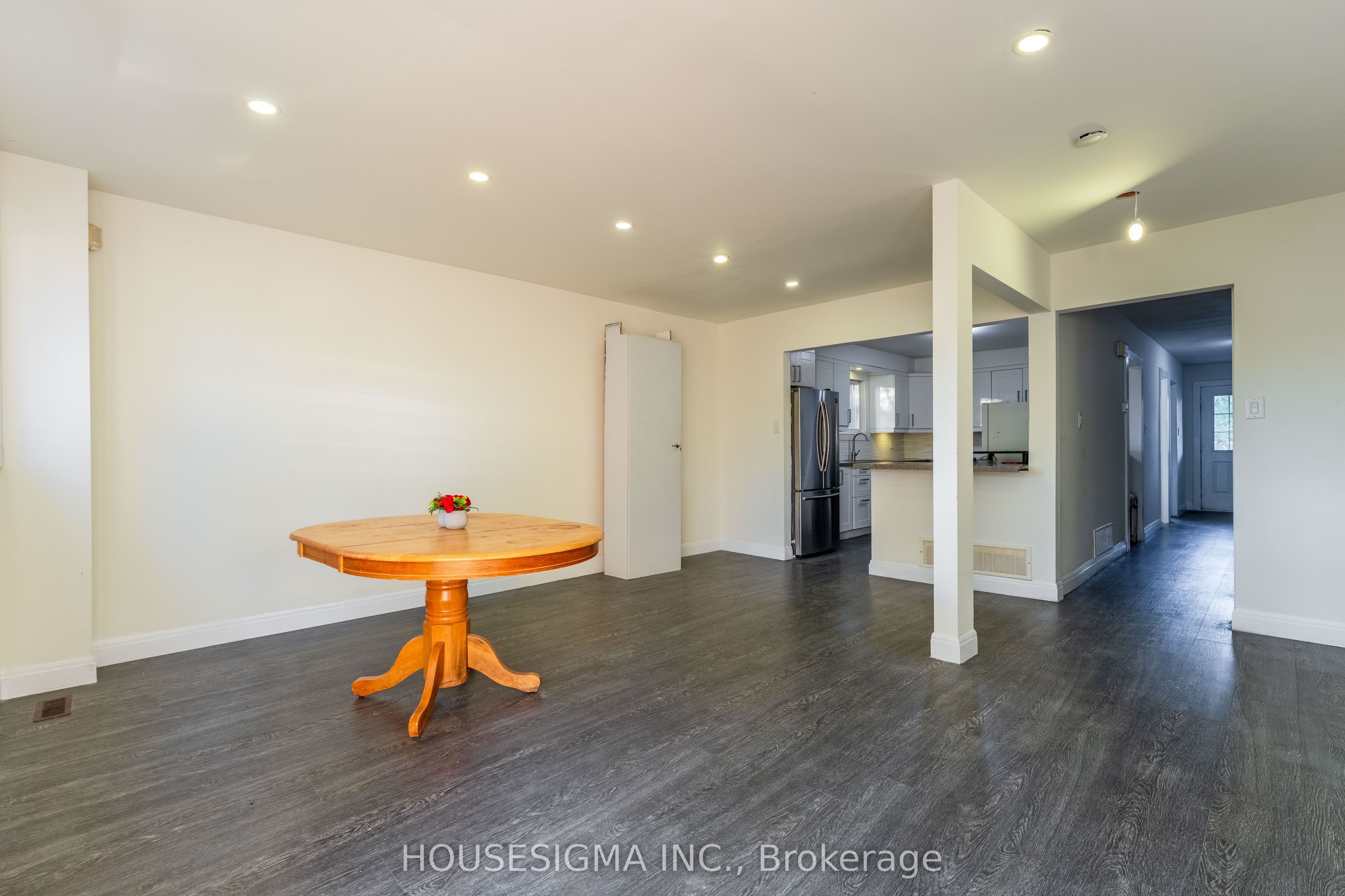 33b College Crescent Property Photo 10
