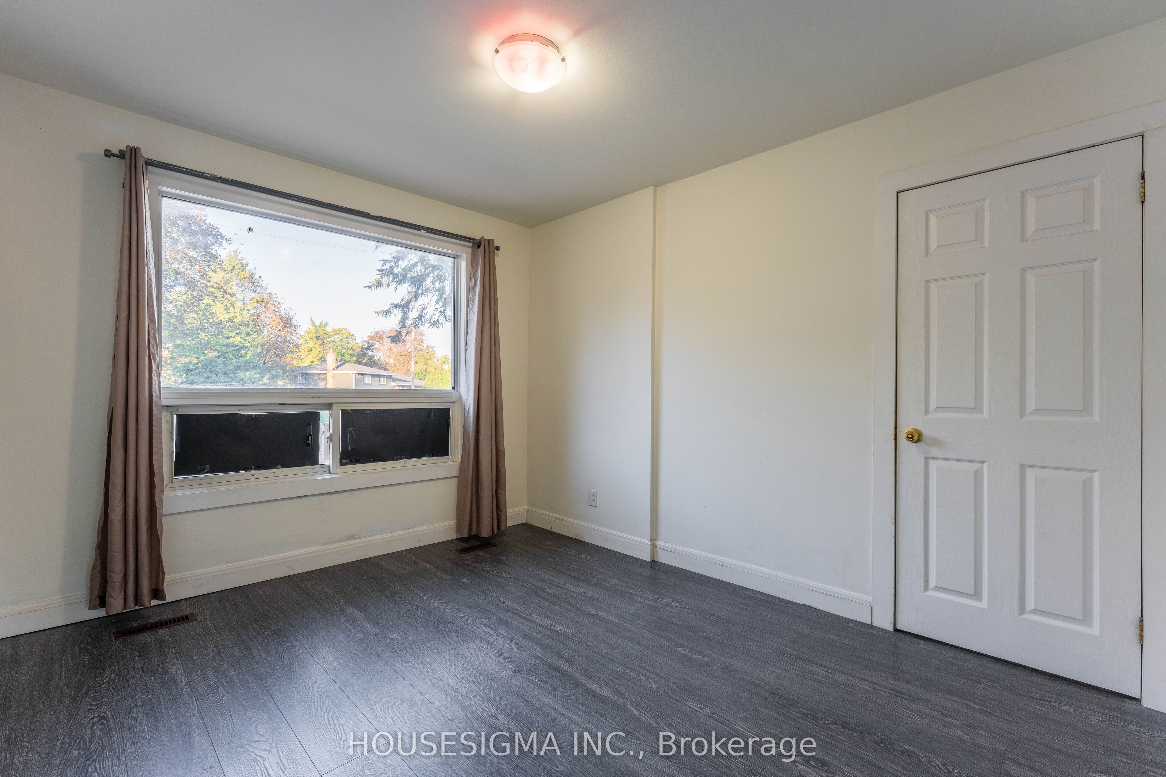 33b College Crescent Property Photo 12