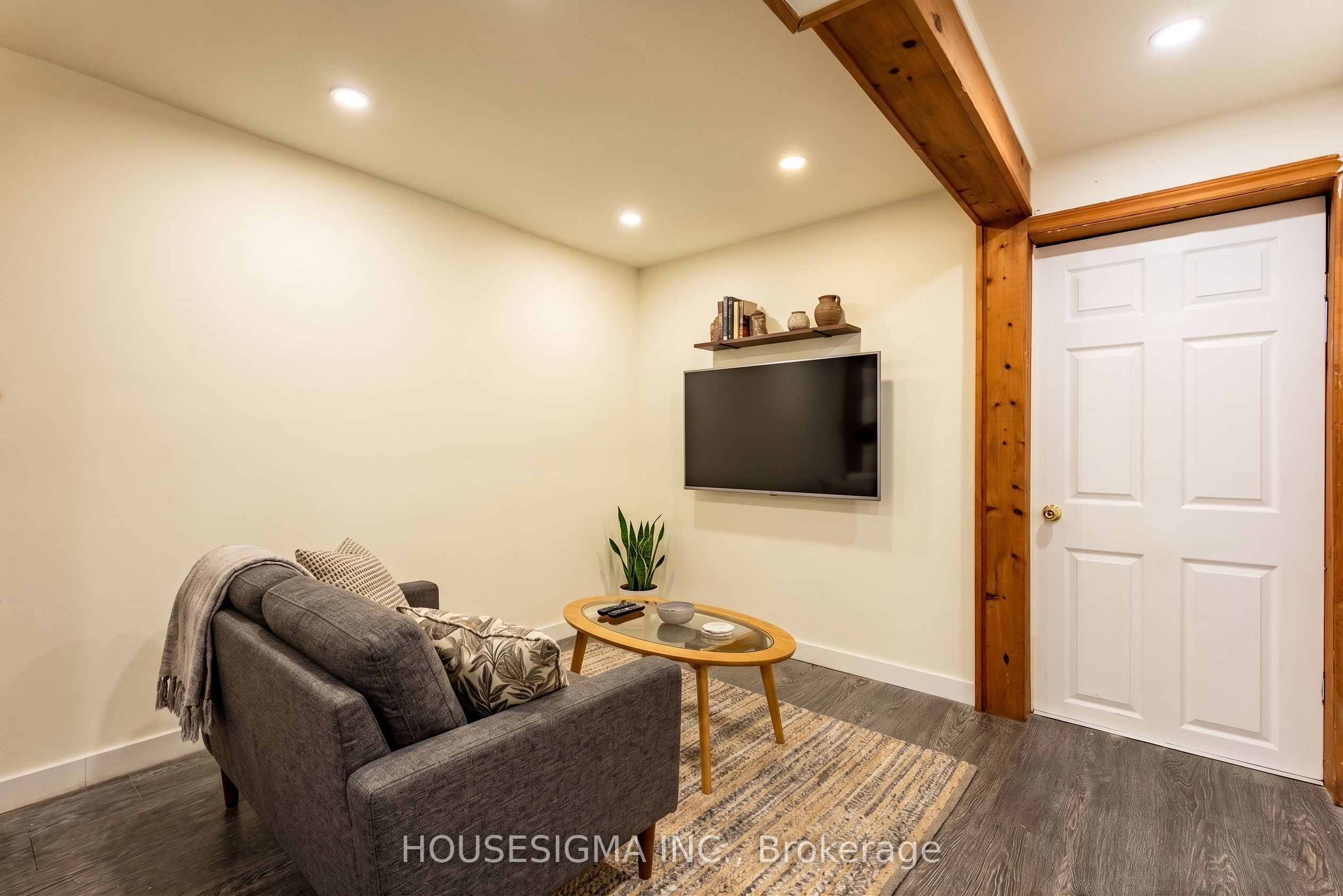 33b College Crescent Property Photo 21
