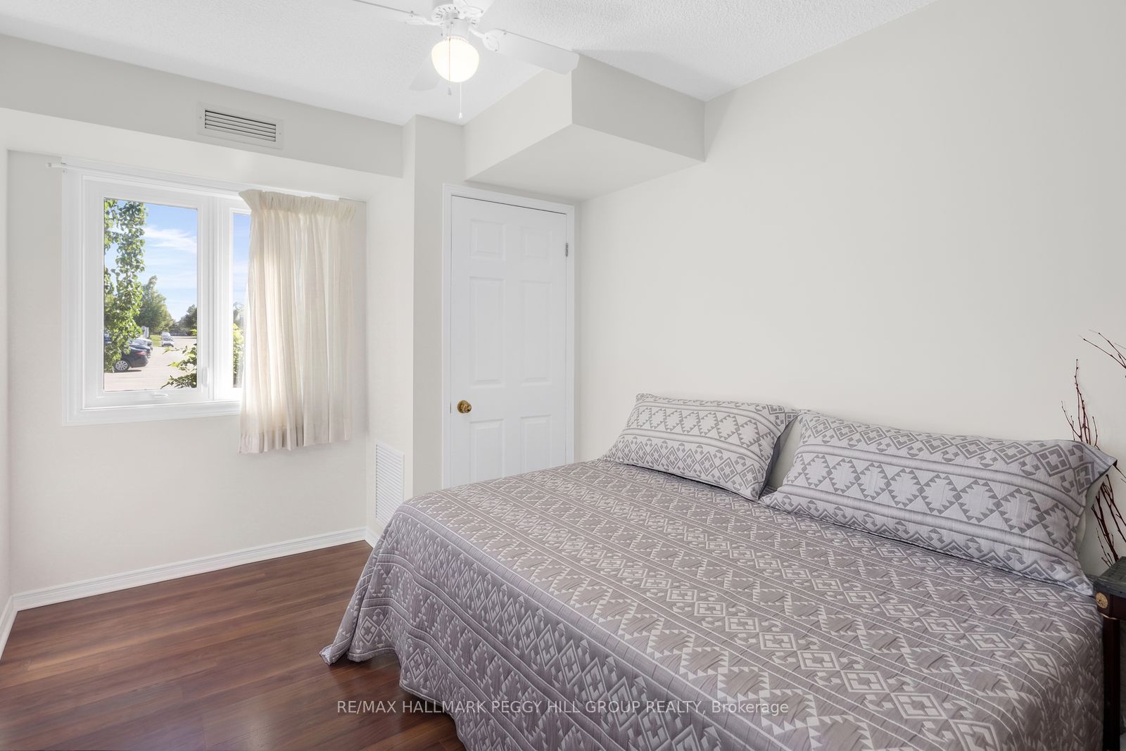 10b Coulter Street 211 Property Photo 9
