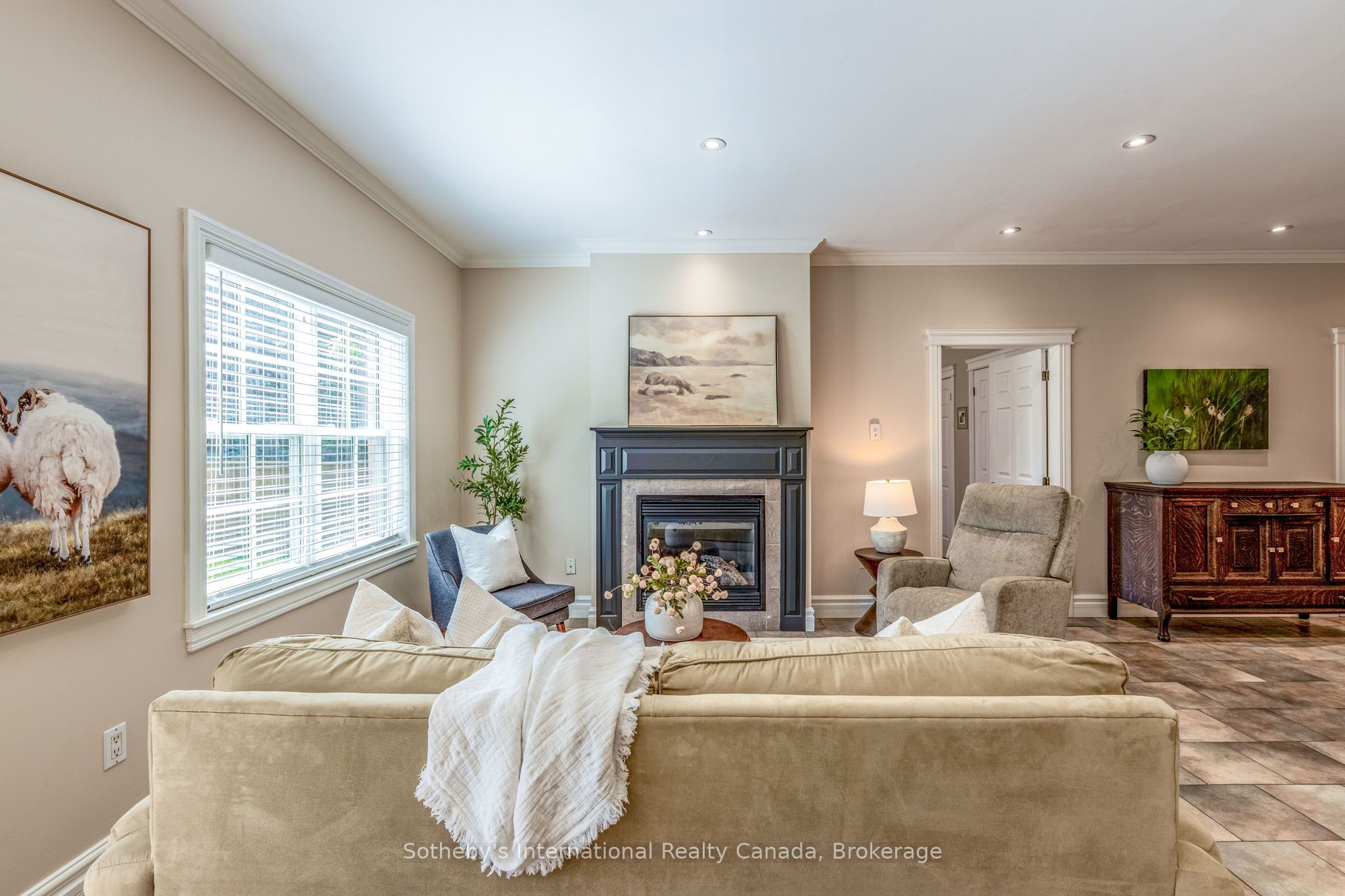 75 Edward Street E Property Photo 11