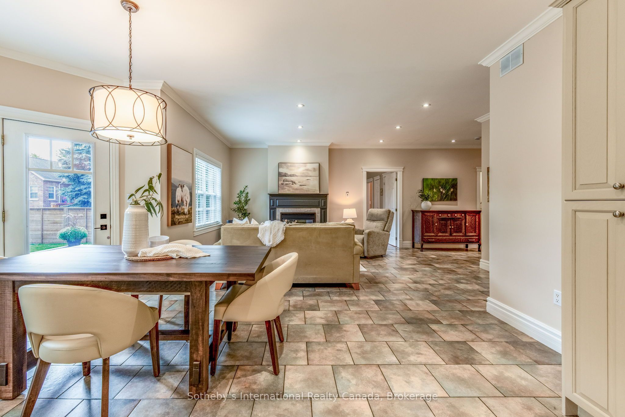 75 Edward Street E Property Photo 18