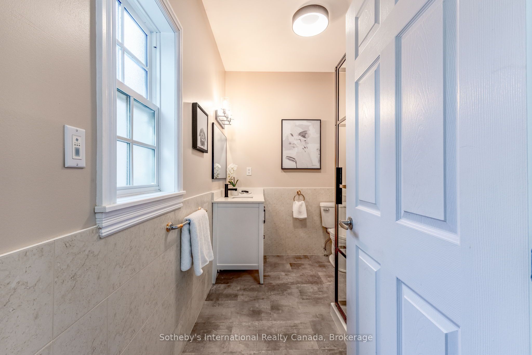 75 Edward Street E Property Photo 22