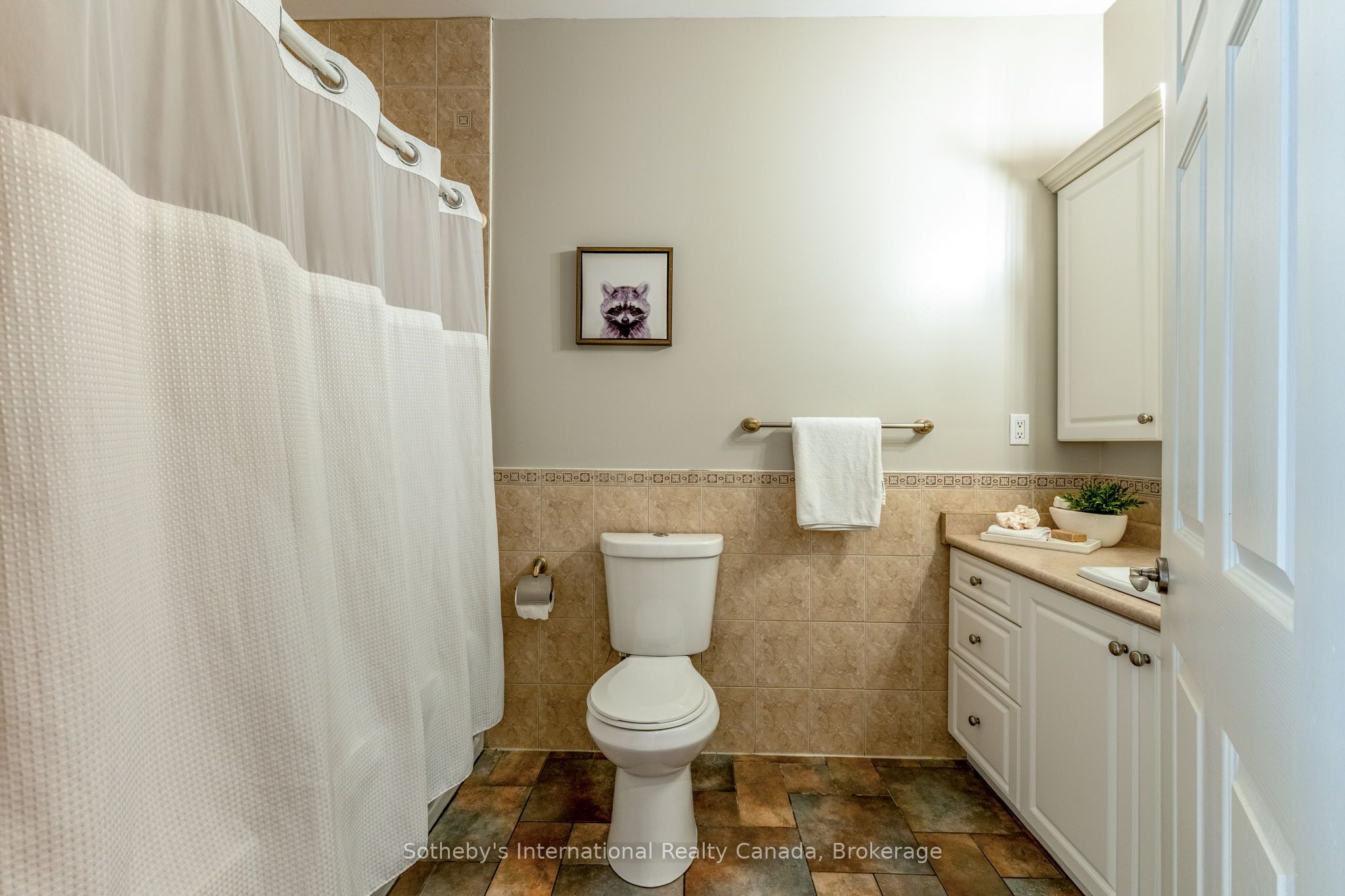 75 Edward Street E Property Photo 29