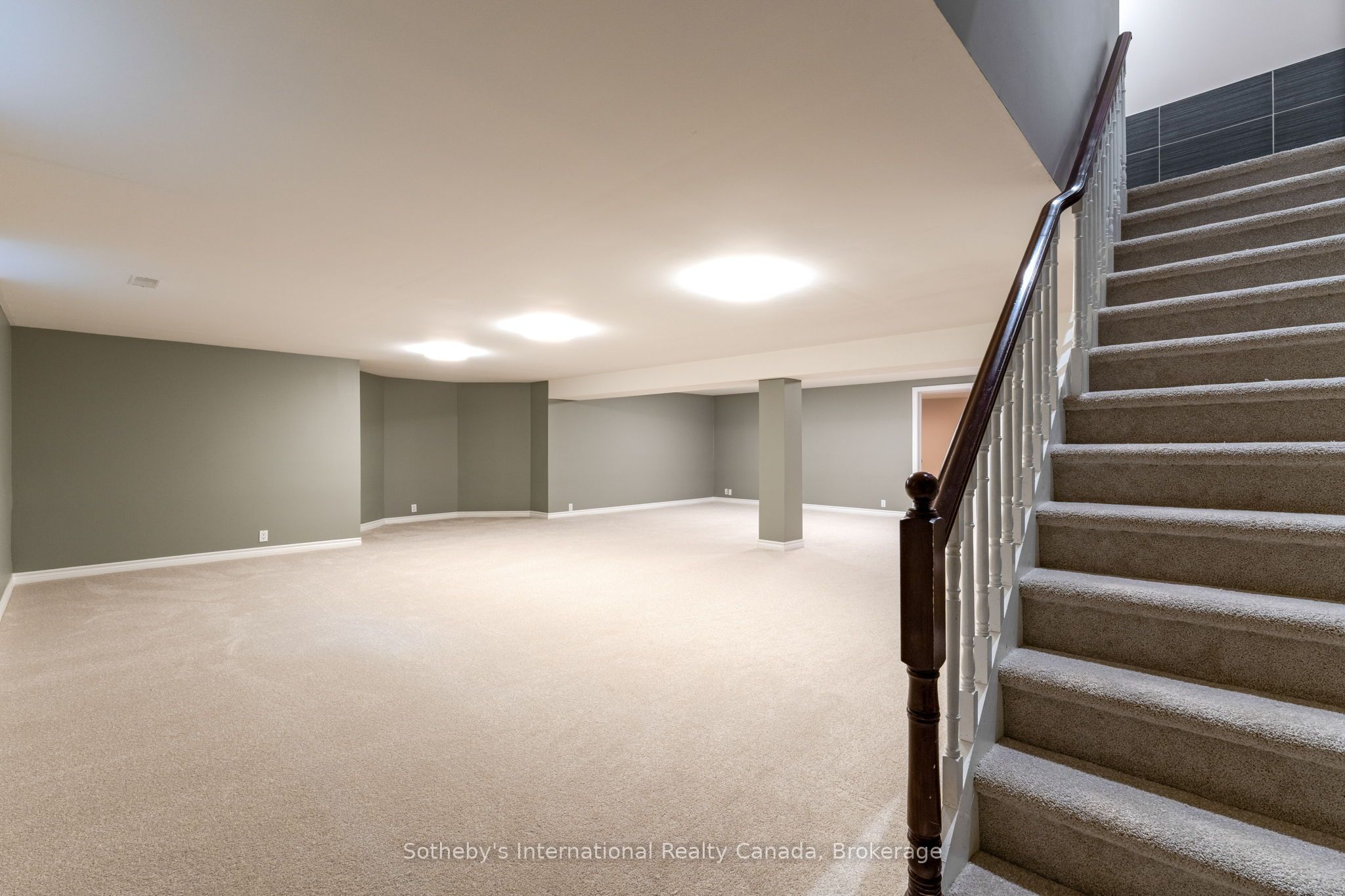 75 Edward Street E Property Photo 32