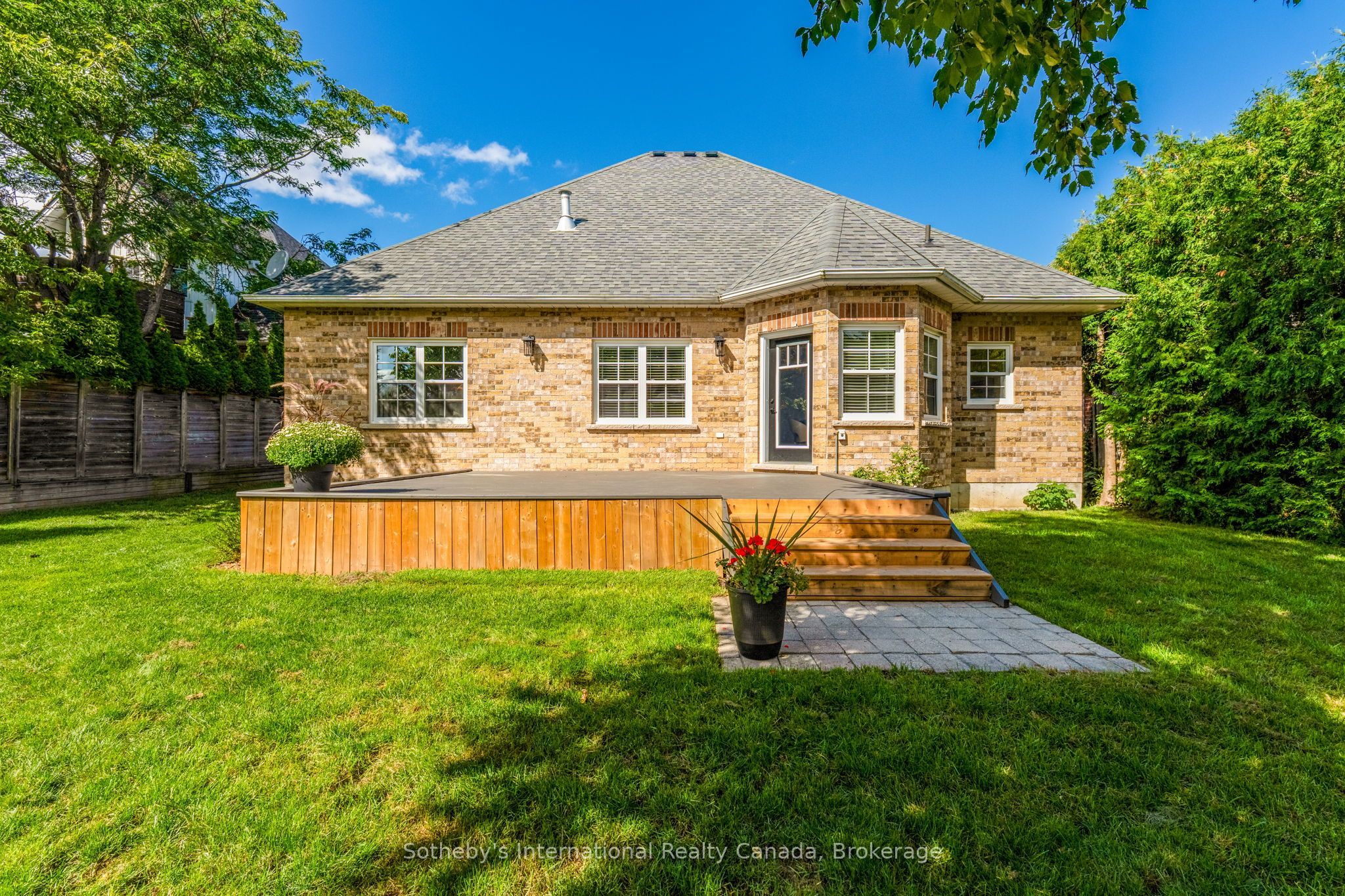75 Edward Street E Property Photo 40